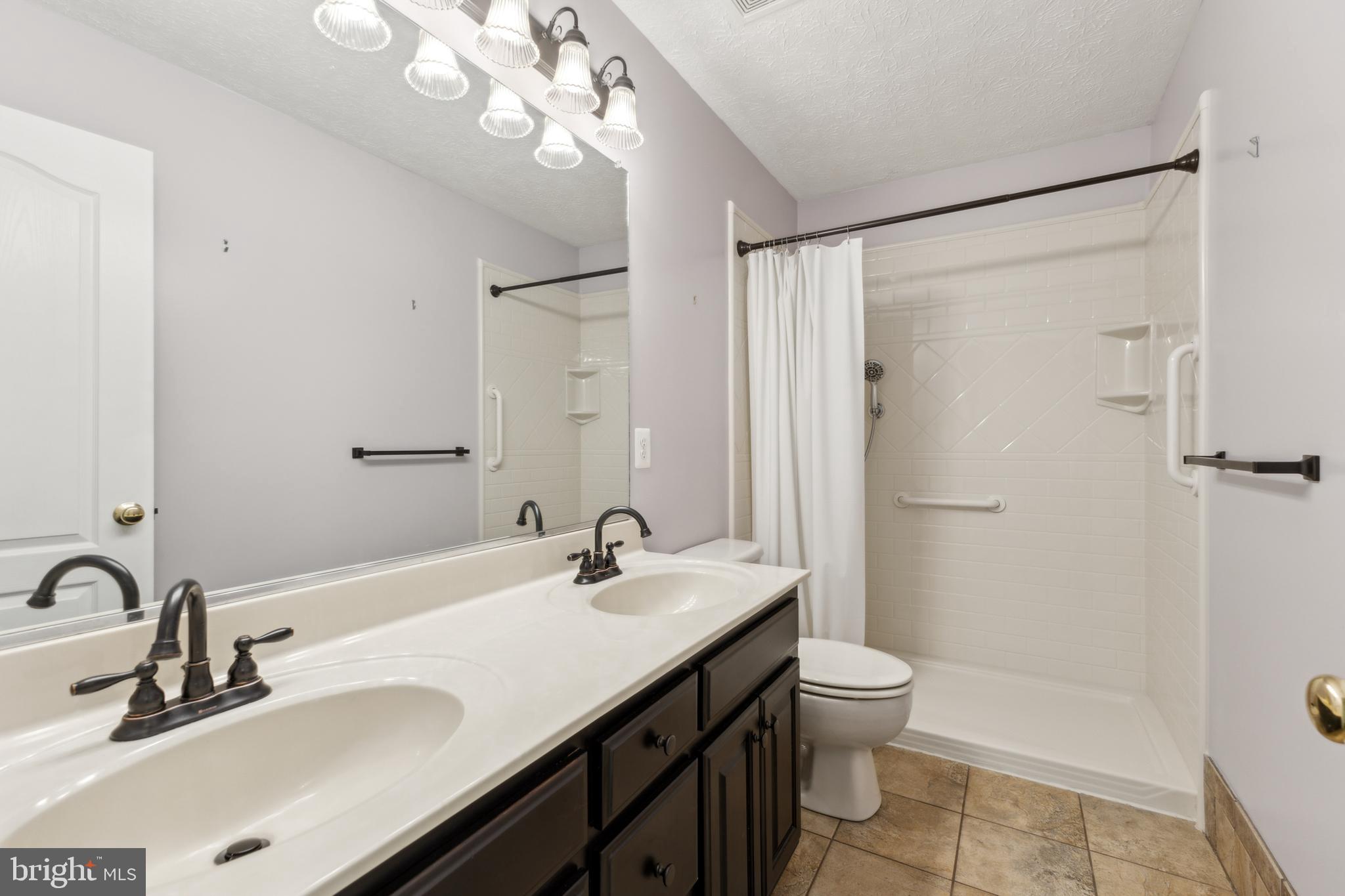 PRESIDENTIAL LAKES - Residential