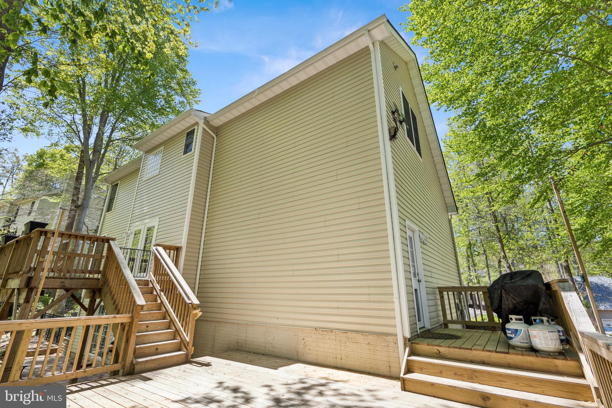 PRESIDENTIAL LAKES - Residential