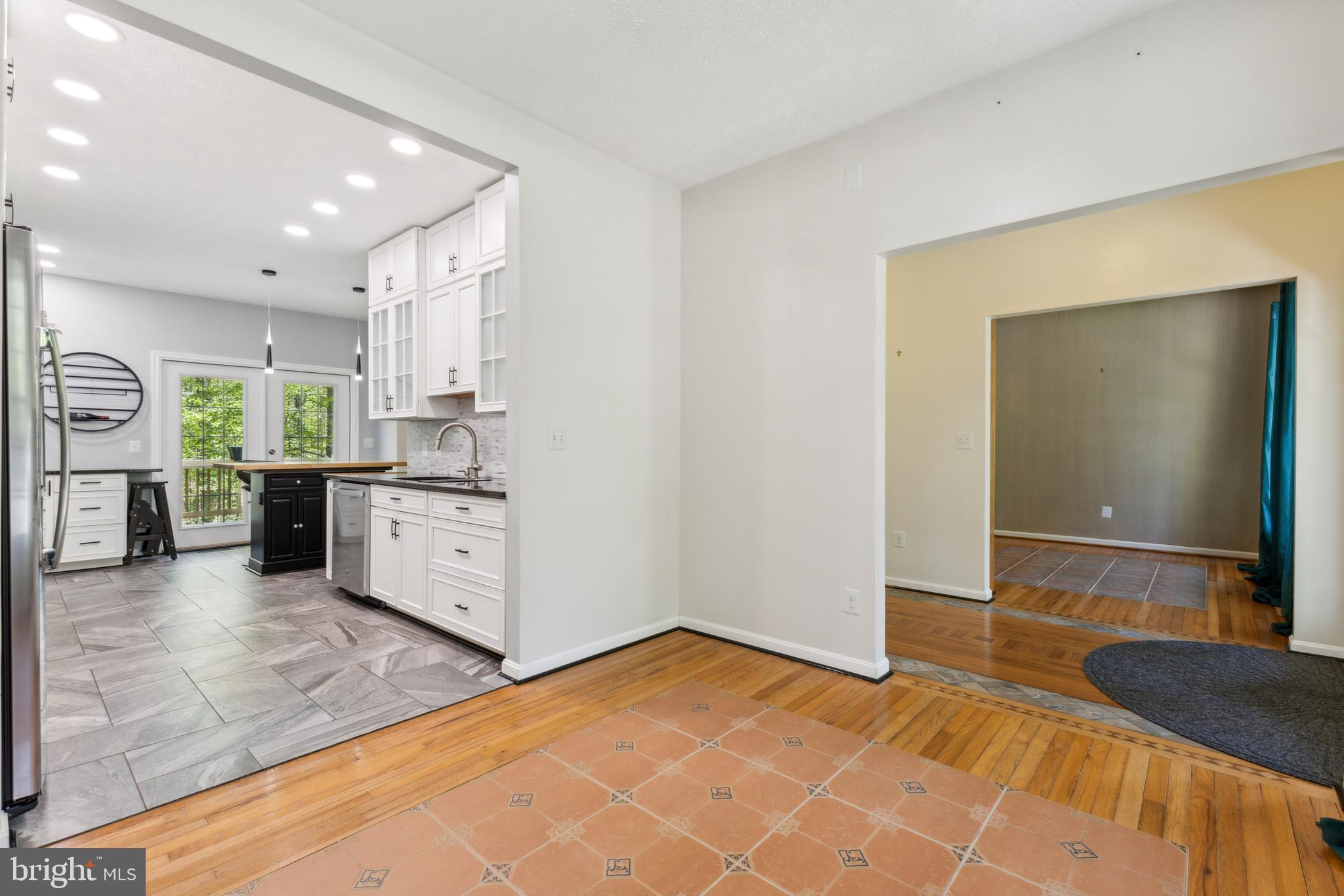 PRESIDENTIAL LAKES - Residential