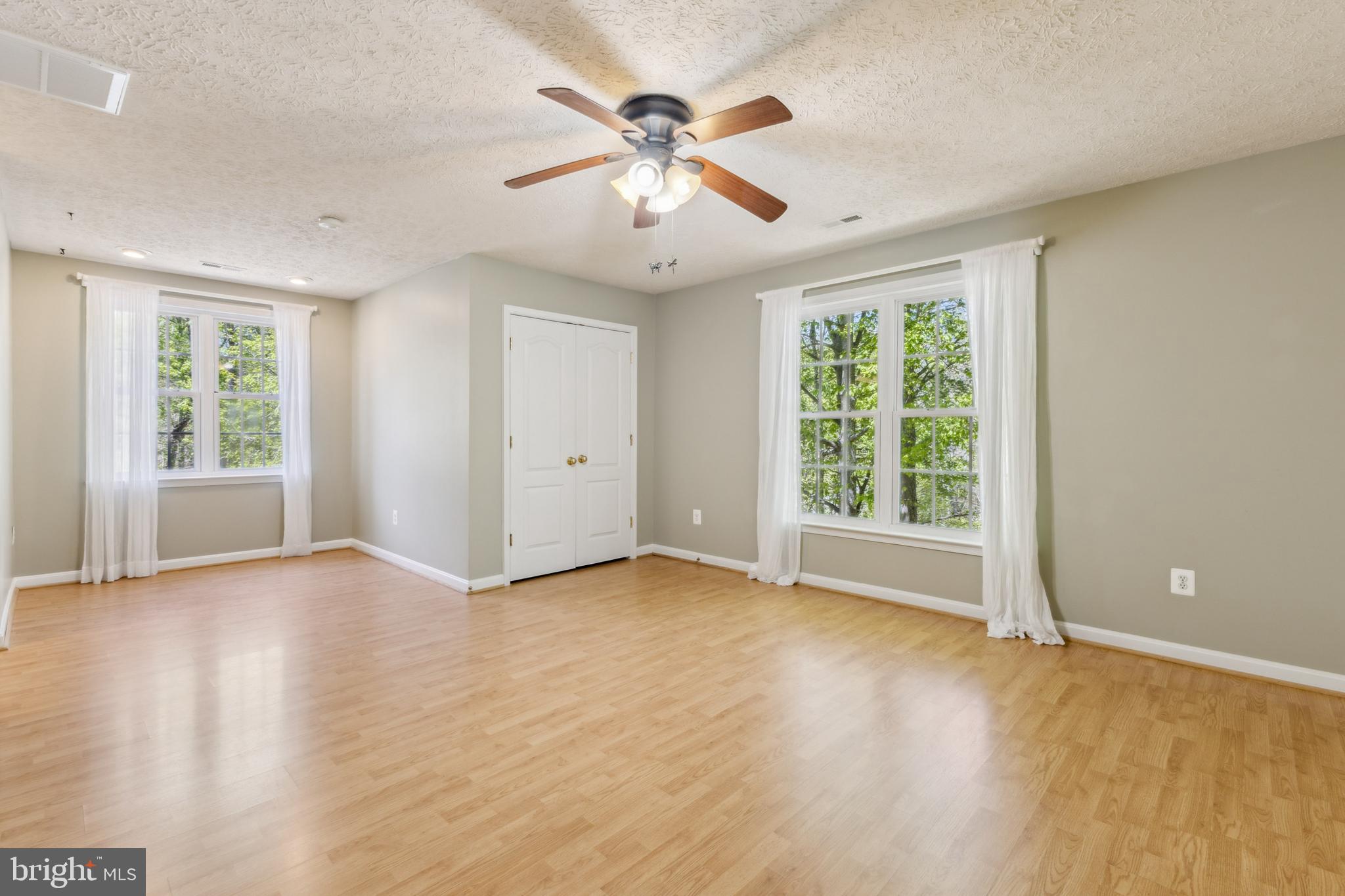 PRESIDENTIAL LAKES - Residential