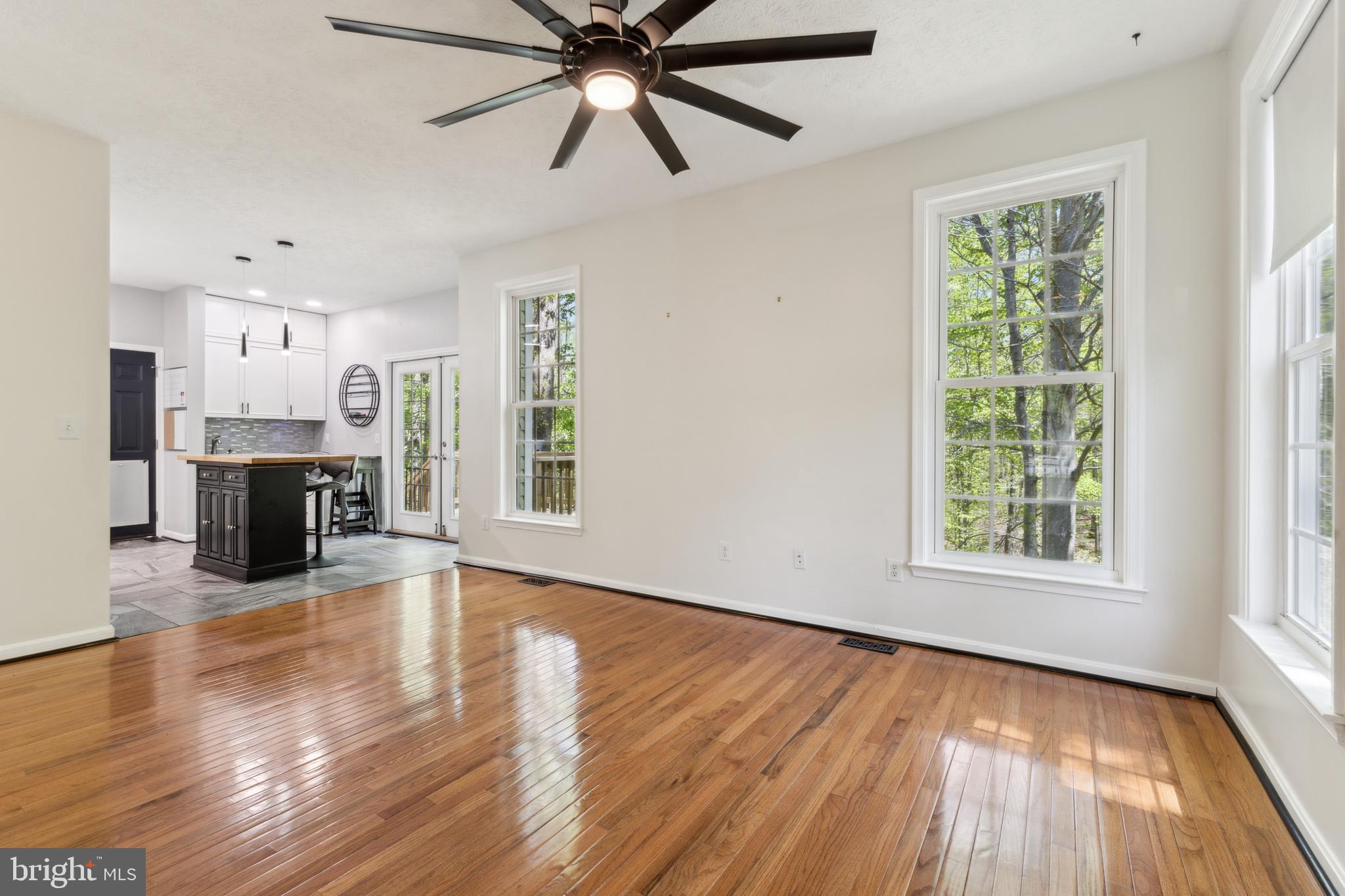 PRESIDENTIAL LAKES - Residential