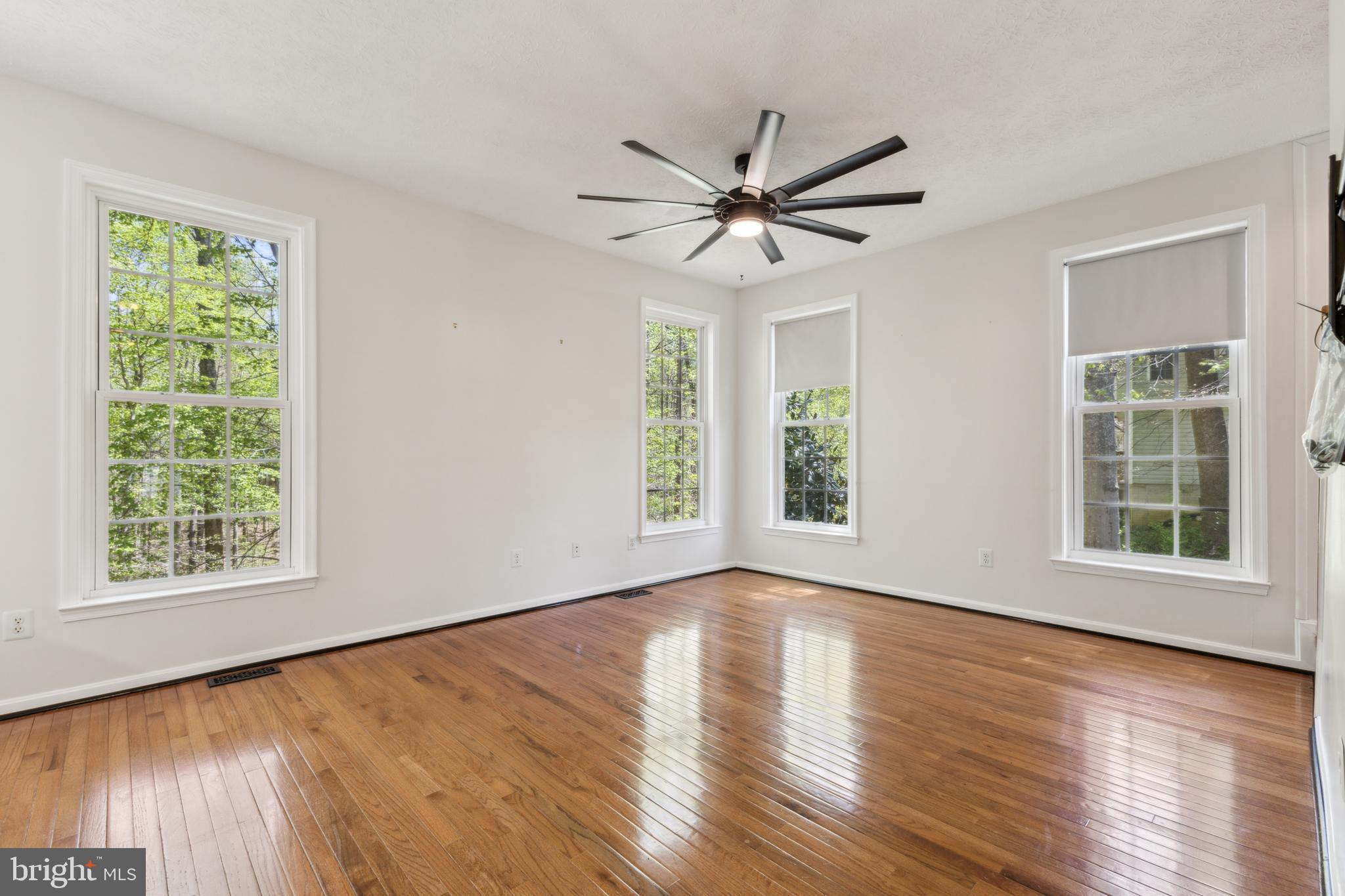 PRESIDENTIAL LAKES - Residential