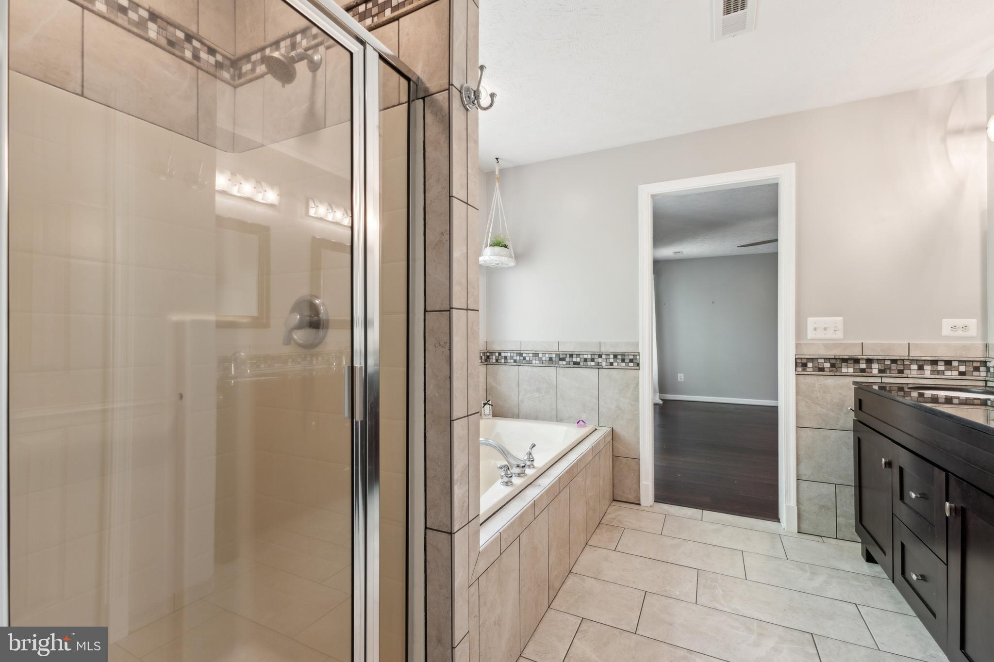 PRESIDENTIAL LAKES - Residential