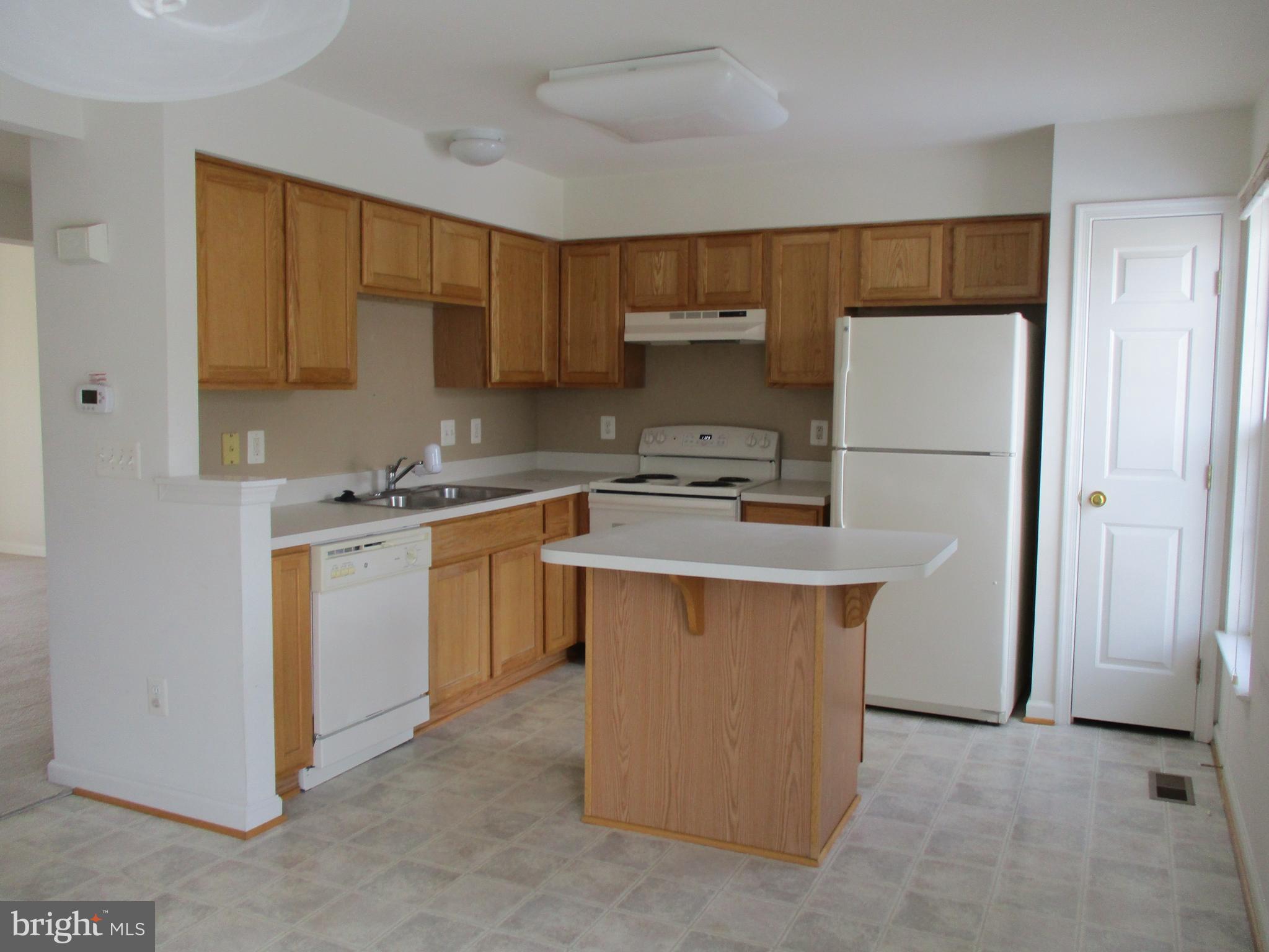 LAKELAND PLACE - Residential