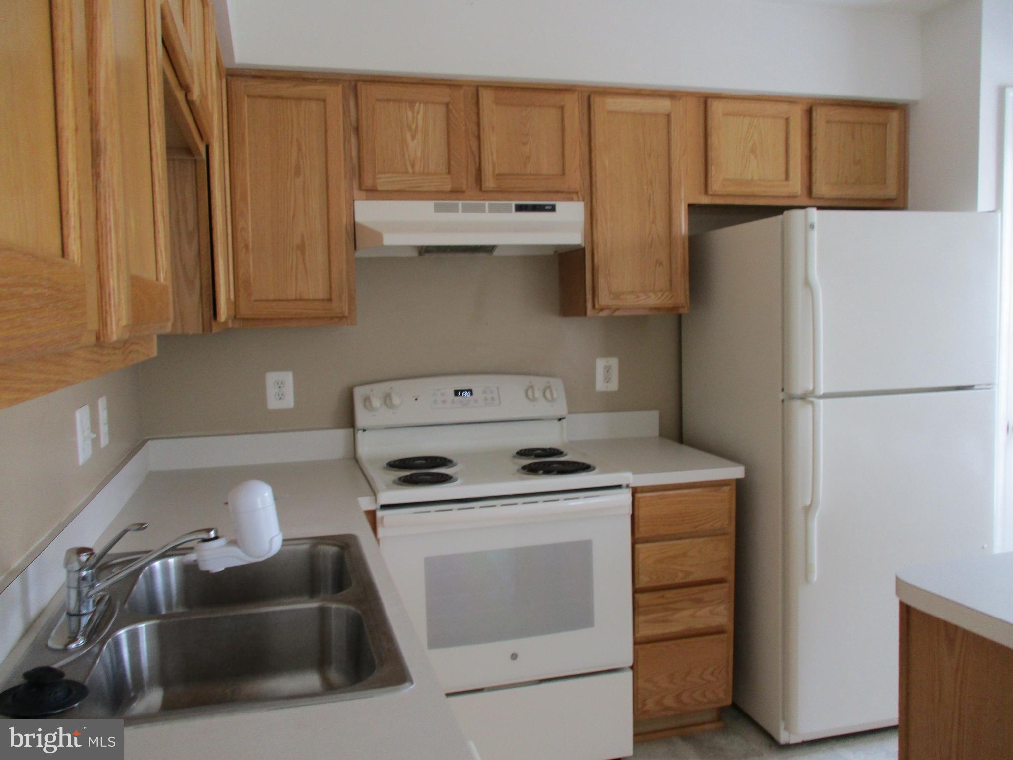 LAKELAND PLACE - Residential