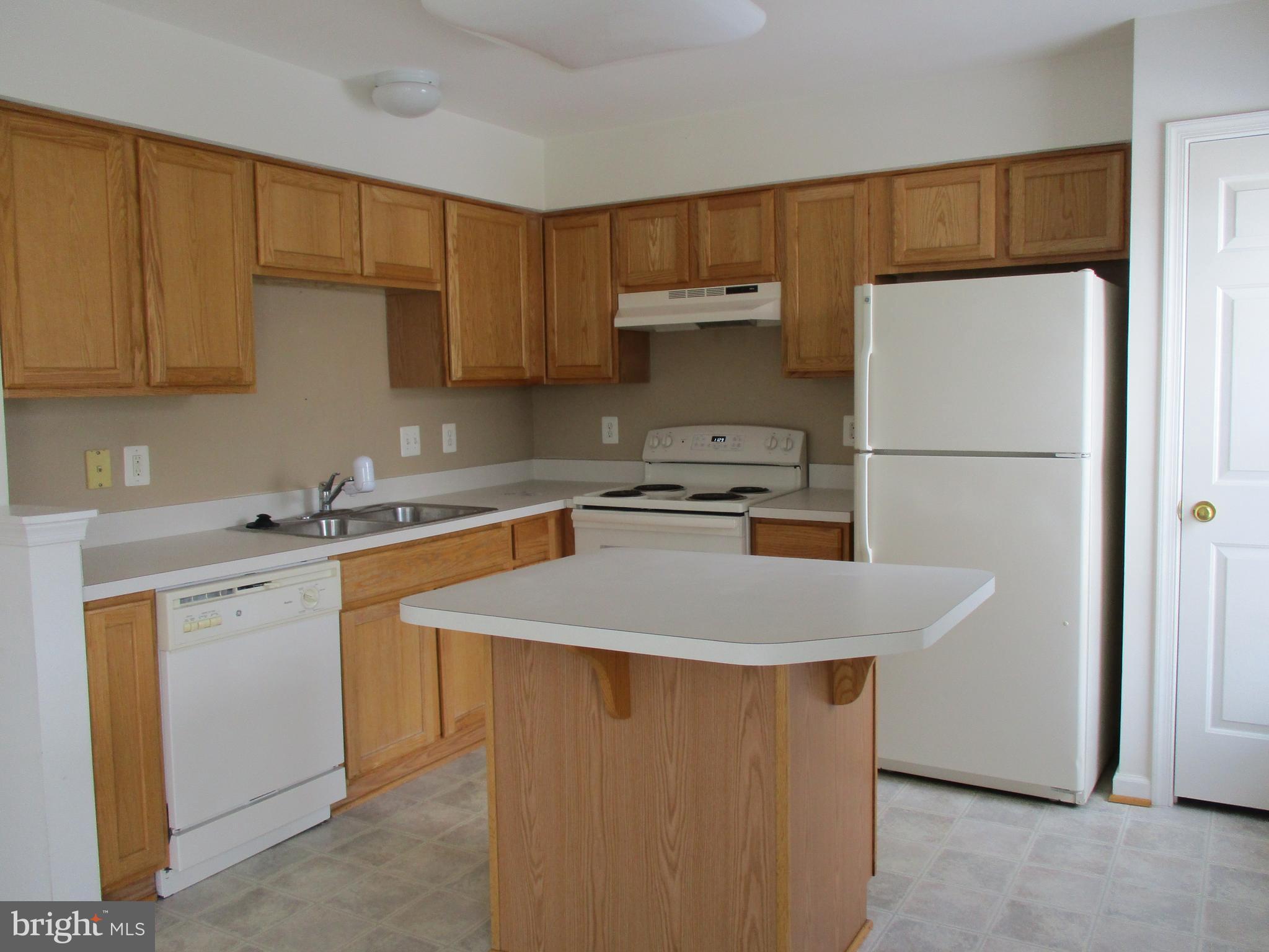 LAKELAND PLACE - Residential