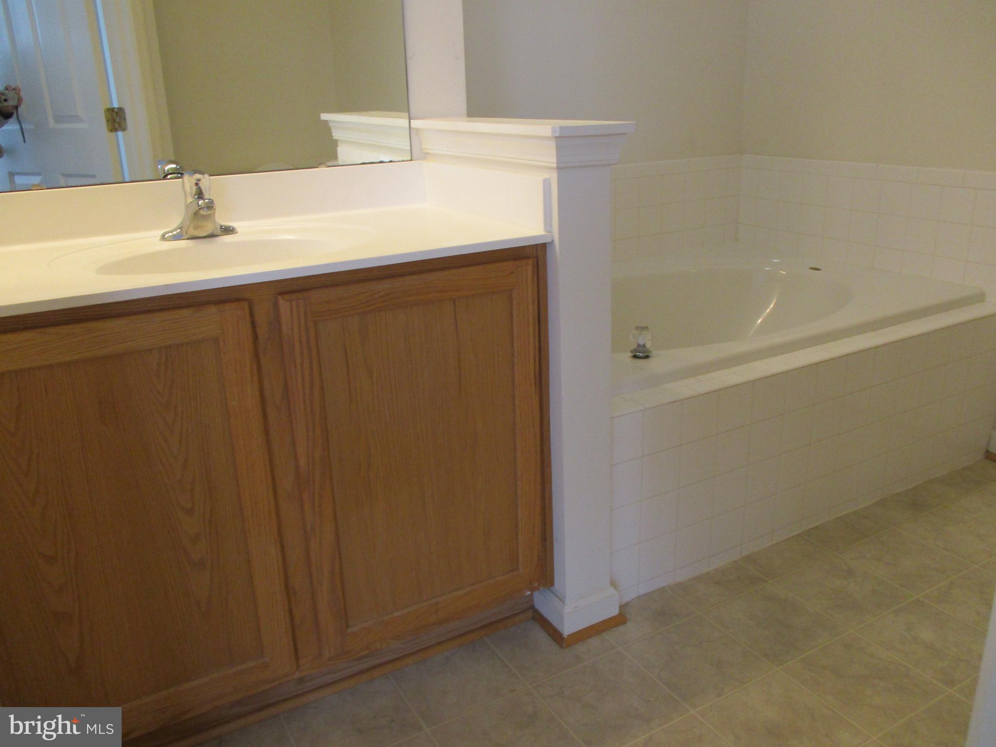 LAKELAND PLACE - Residential