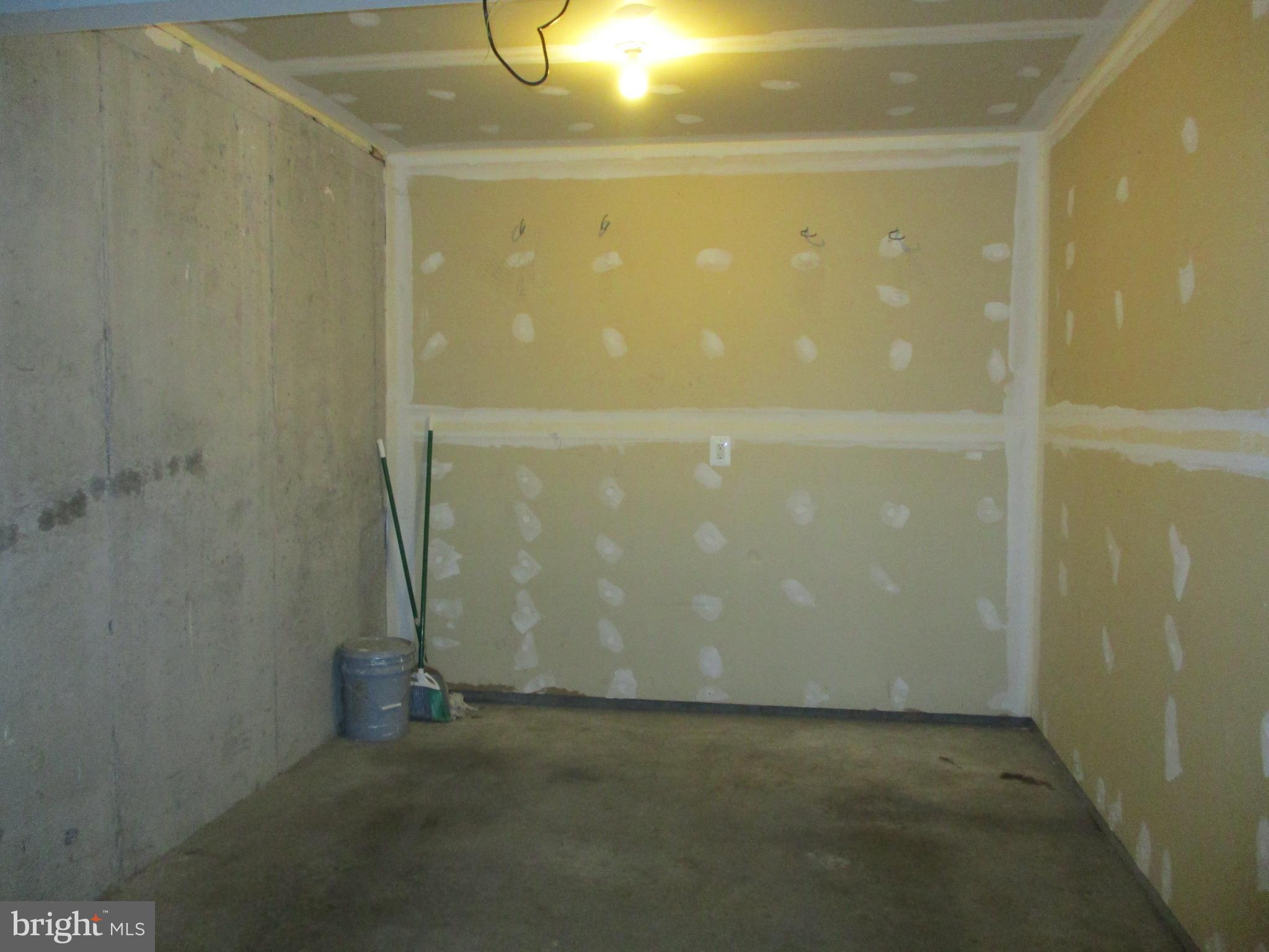 LAKELAND PLACE - Residential