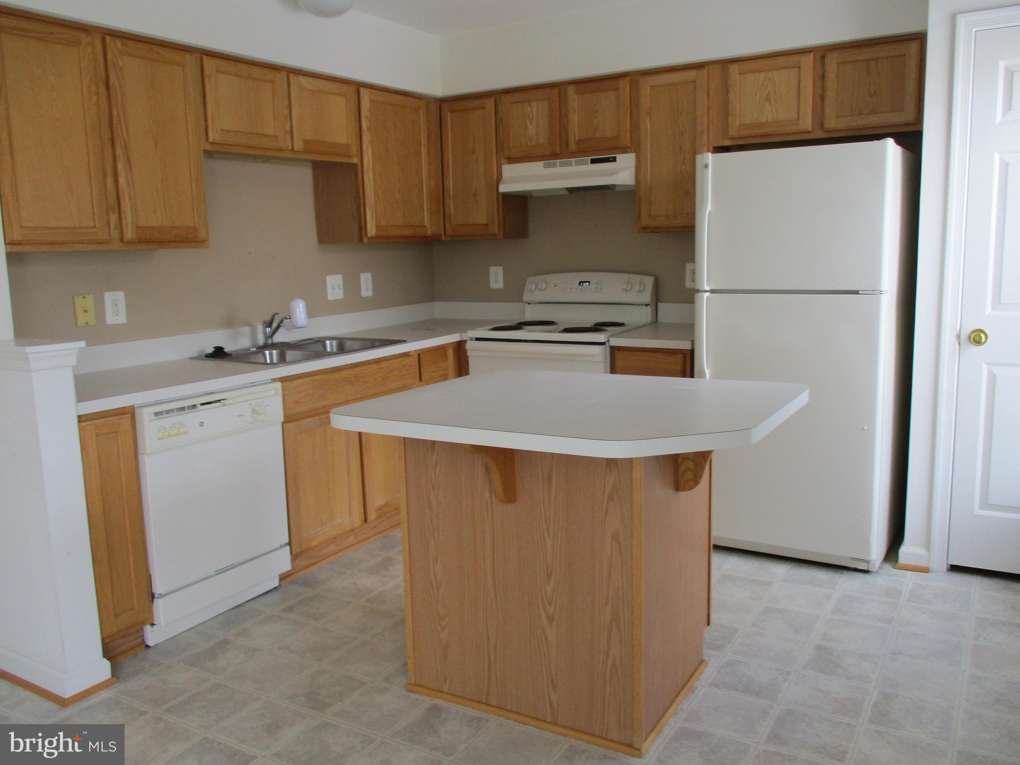 LAKELAND PLACE - Residential