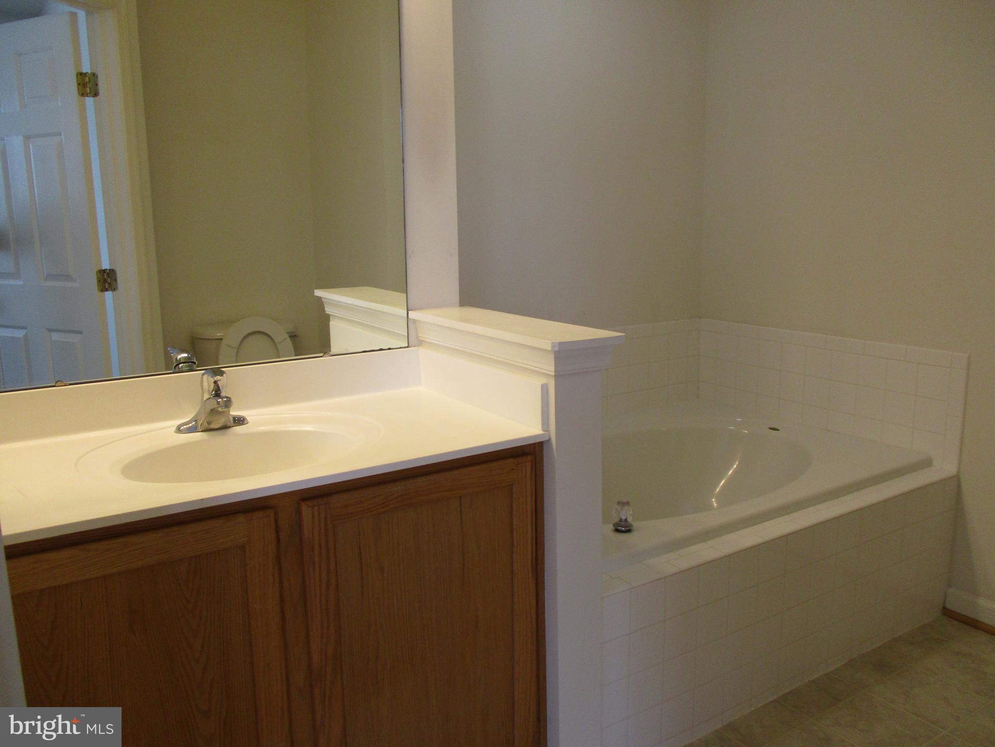 LAKELAND PLACE - Residential