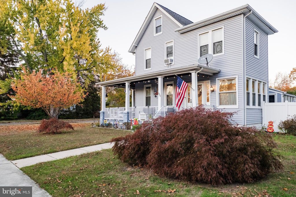 Photo of 900 Parry Avenue, PALMYRA, NJ 08065 (MLS # NJBL2098256)