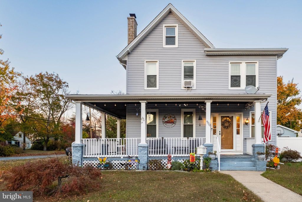 Photo of 900 Parry Avenue, PALMYRA, NJ 08065 (MLS # NJBL2098256)