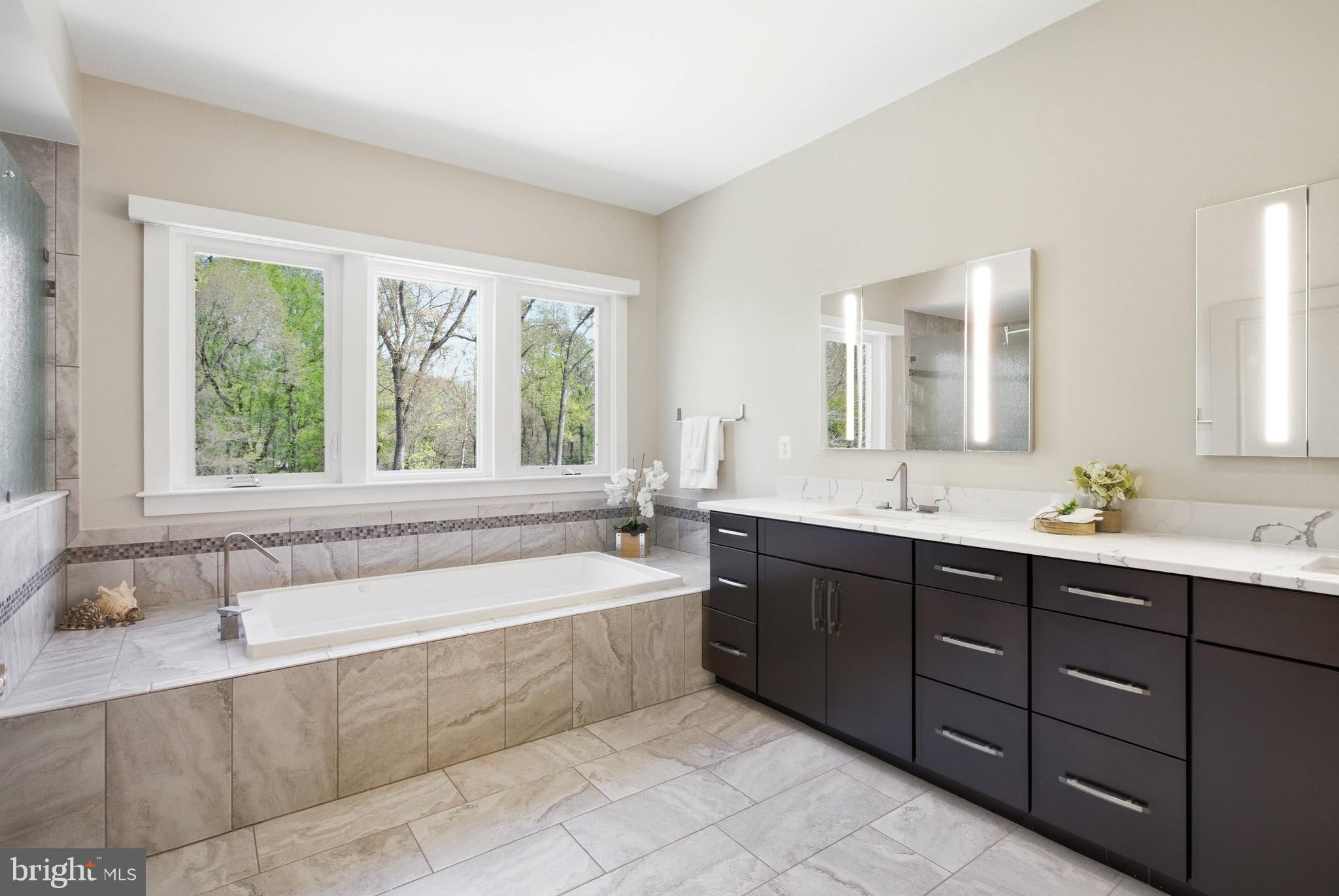 MANTUA - Residential