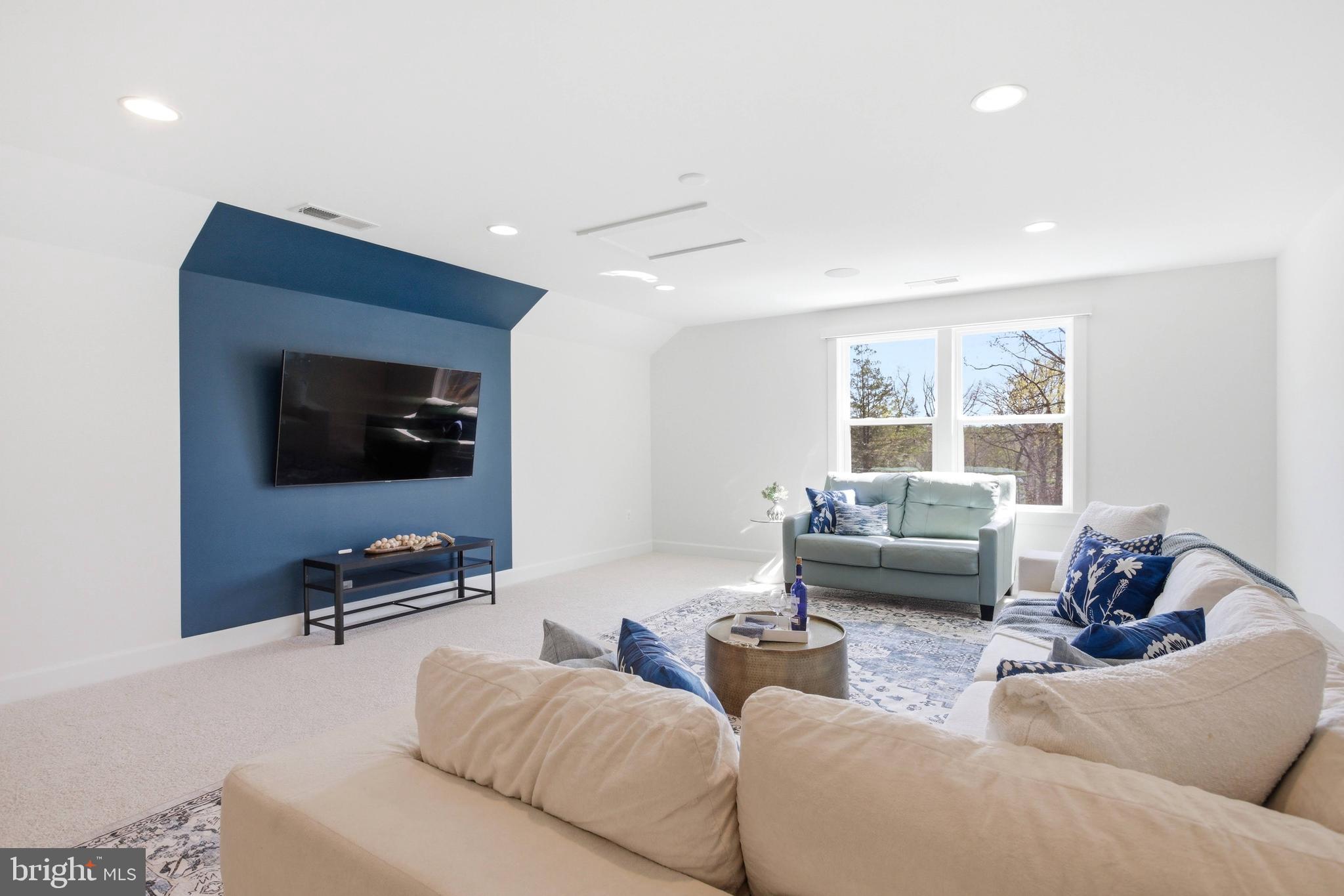 MANTUA - Residential