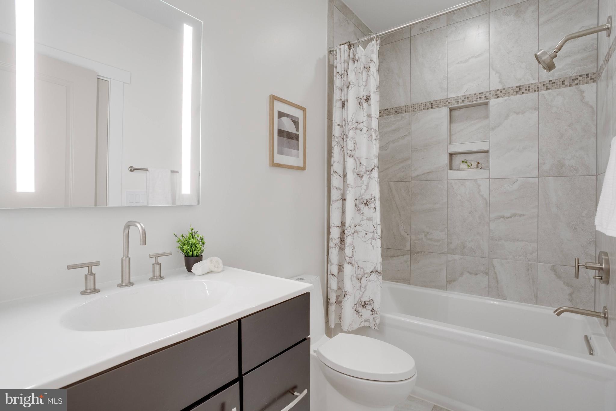 MANTUA - Residential