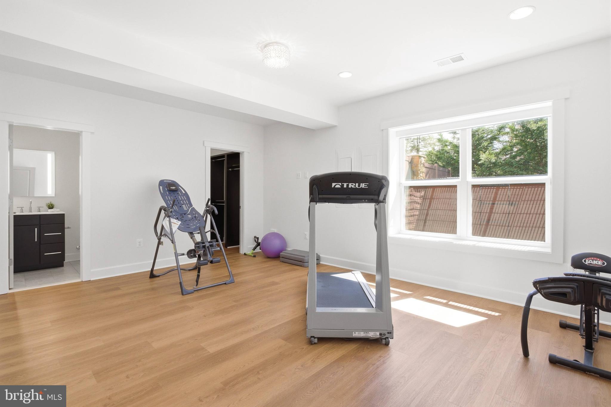 MANTUA - Residential