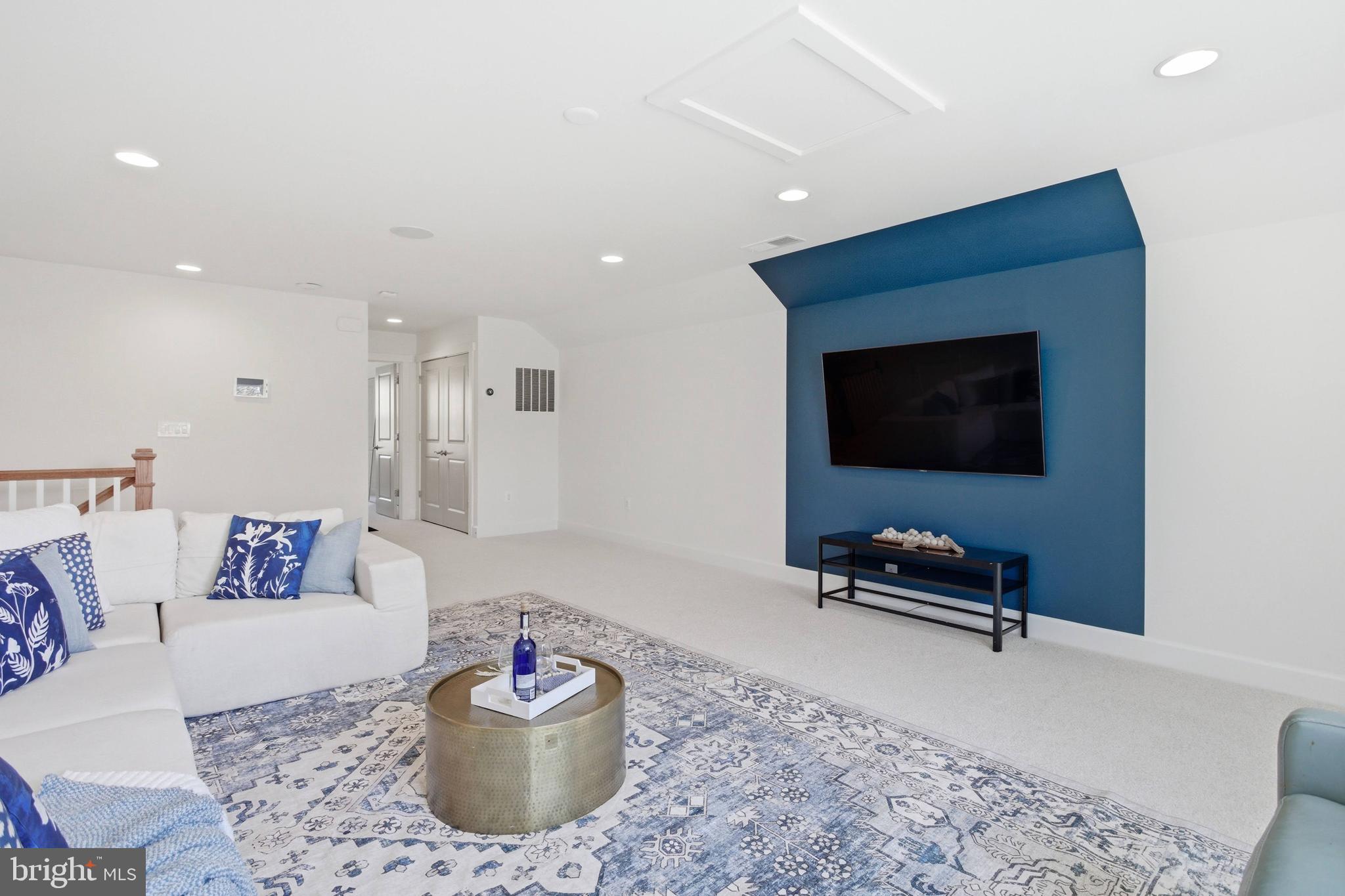 MANTUA - Residential