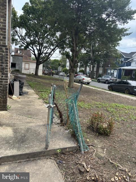 207 ELLIS AVENUE
