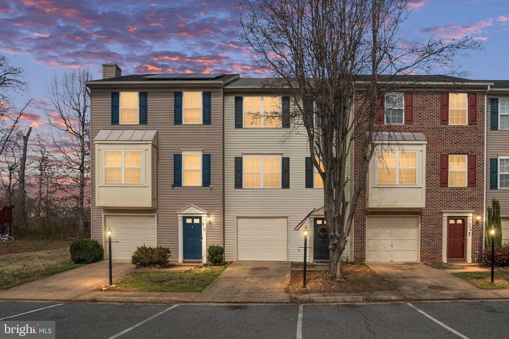 CHARLESTOWN COMMONS - Residential