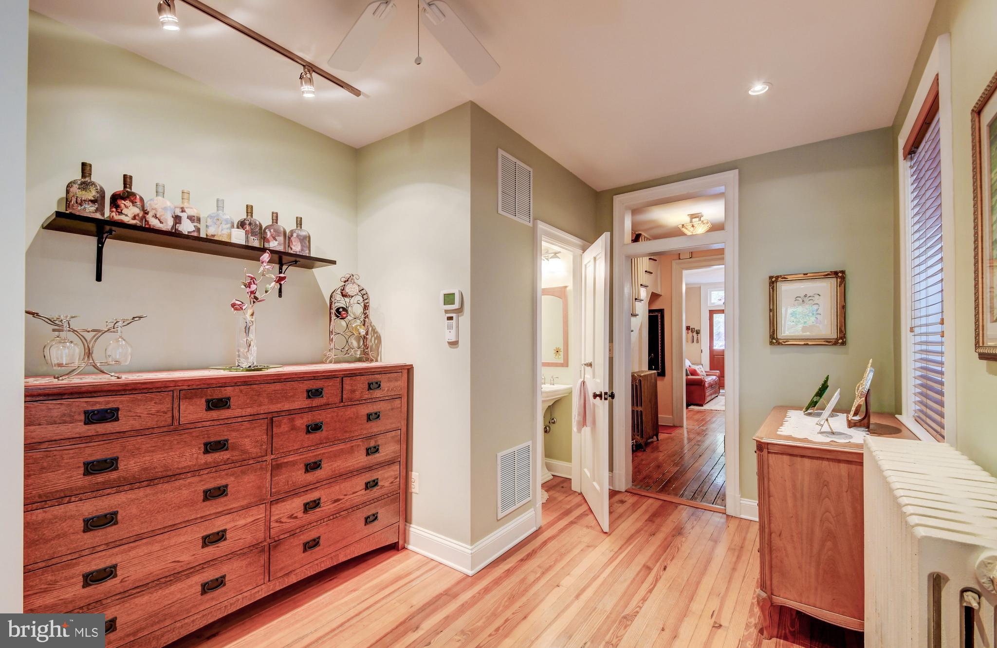 BUTCHER'S HILL - Residential