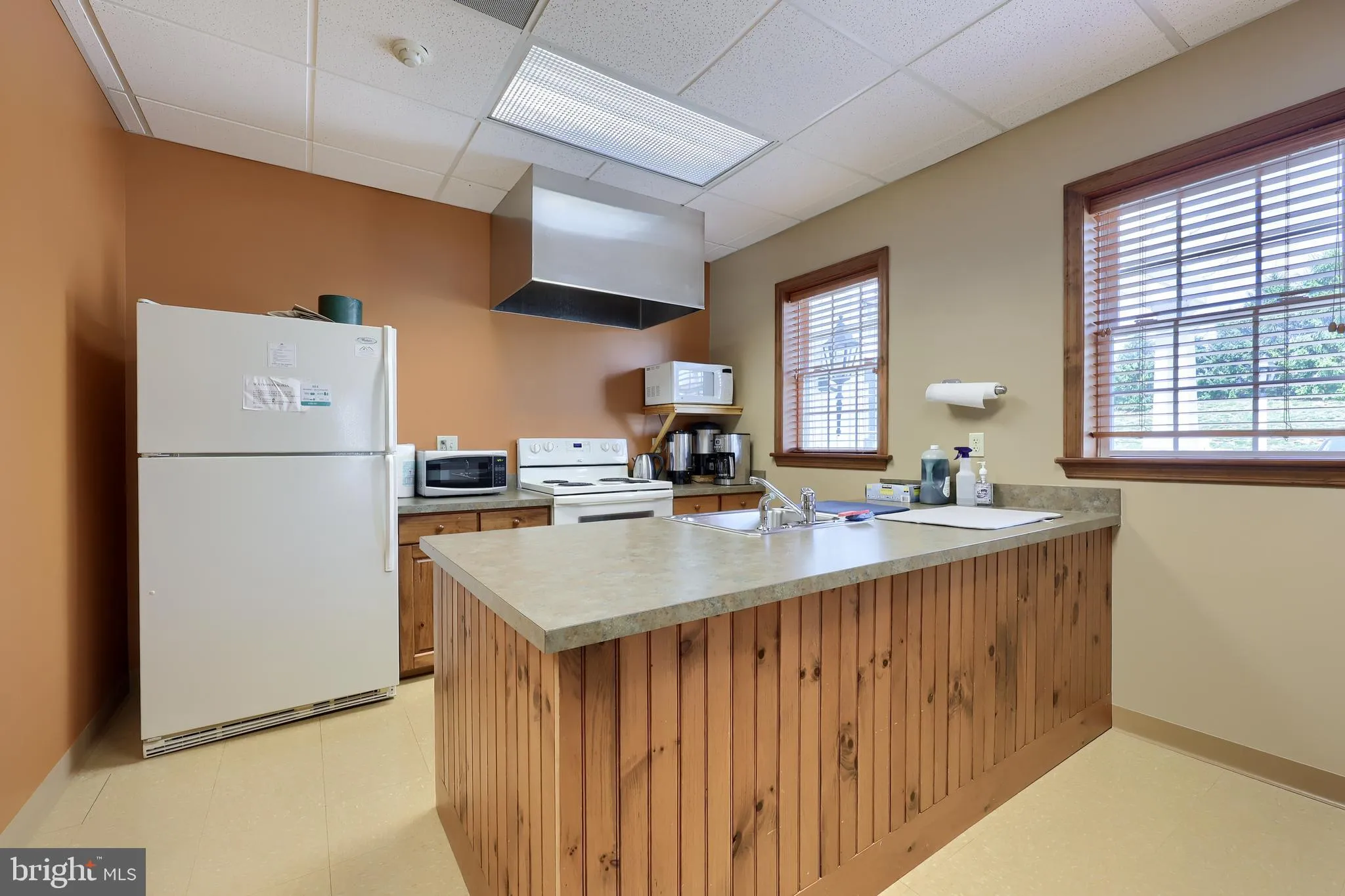 Gordonville, Pennsylvania 17529, United States, 3 Bedrooms Bedrooms, ,2 BathroomsBathrooms,Residential,Pending,123388