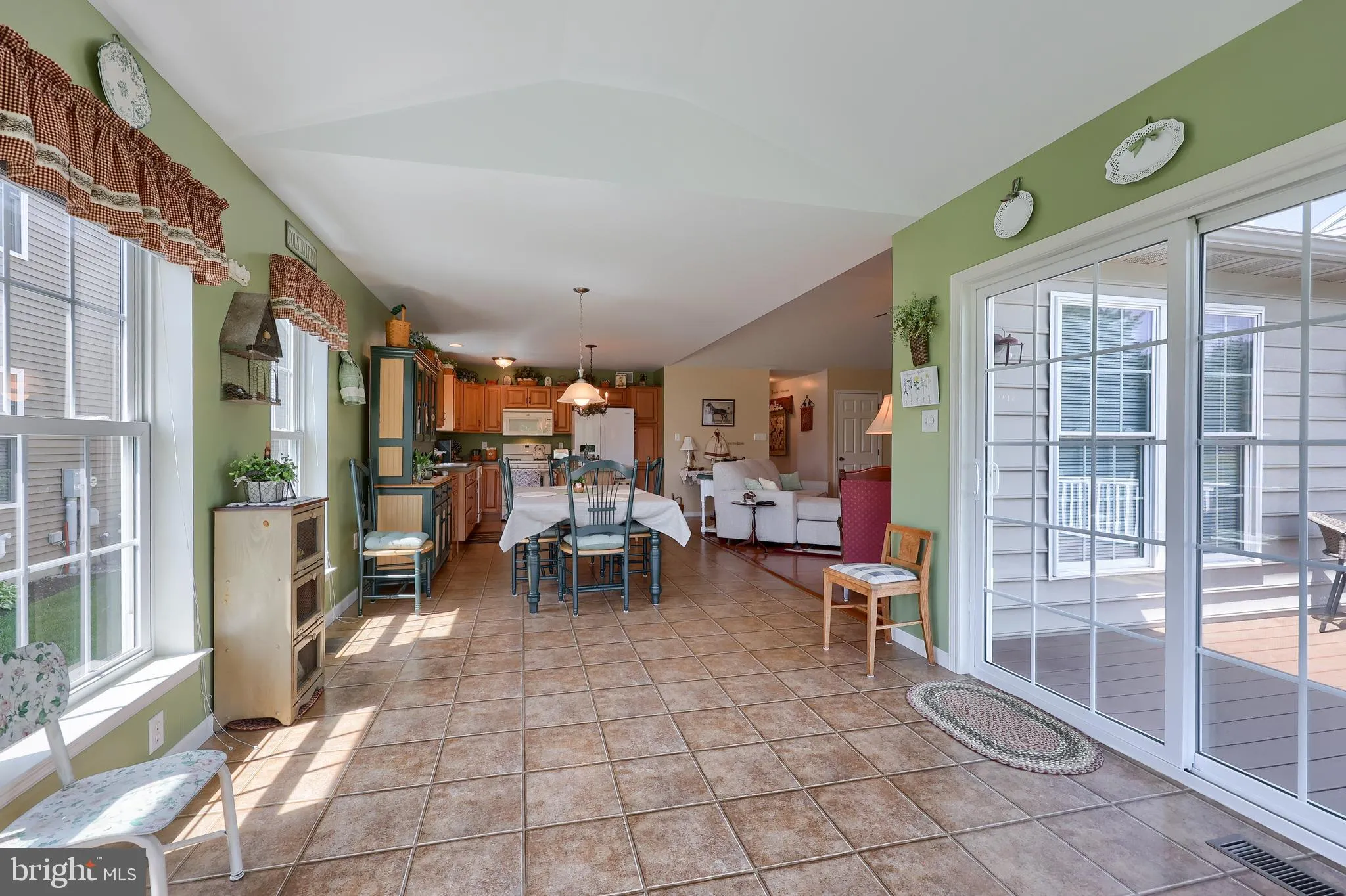 Gordonville, Pennsylvania 17529, United States, 3 Bedrooms Bedrooms, ,2 BathroomsBathrooms,Residential,Pending,123388