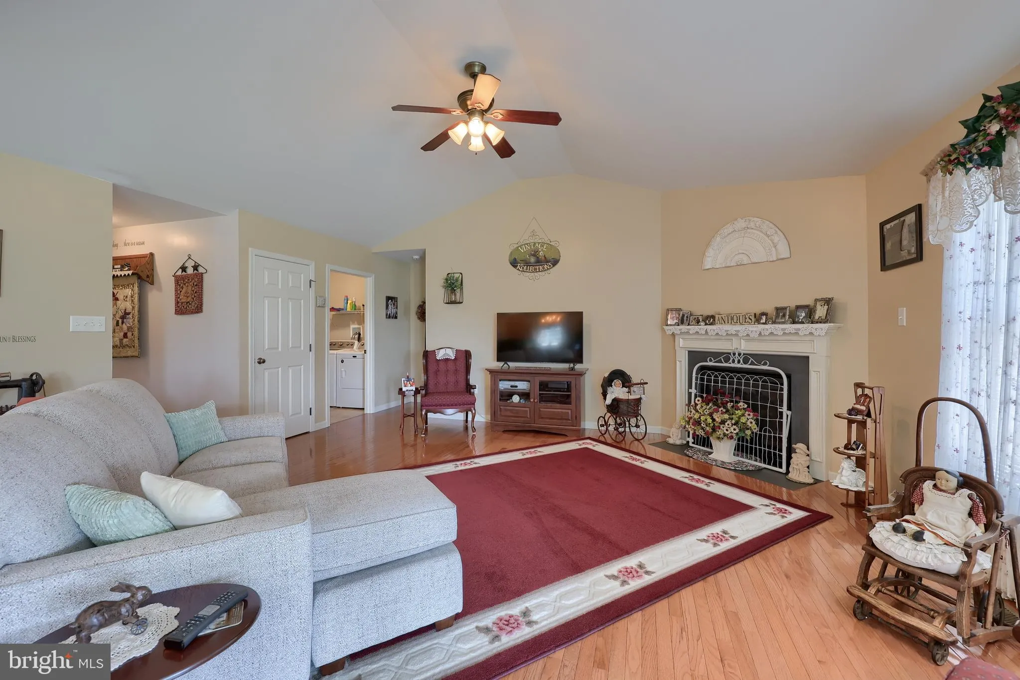 Gordonville, Pennsylvania 17529, United States, 3 Bedrooms Bedrooms, ,2 BathroomsBathrooms,Residential,Pending,123388