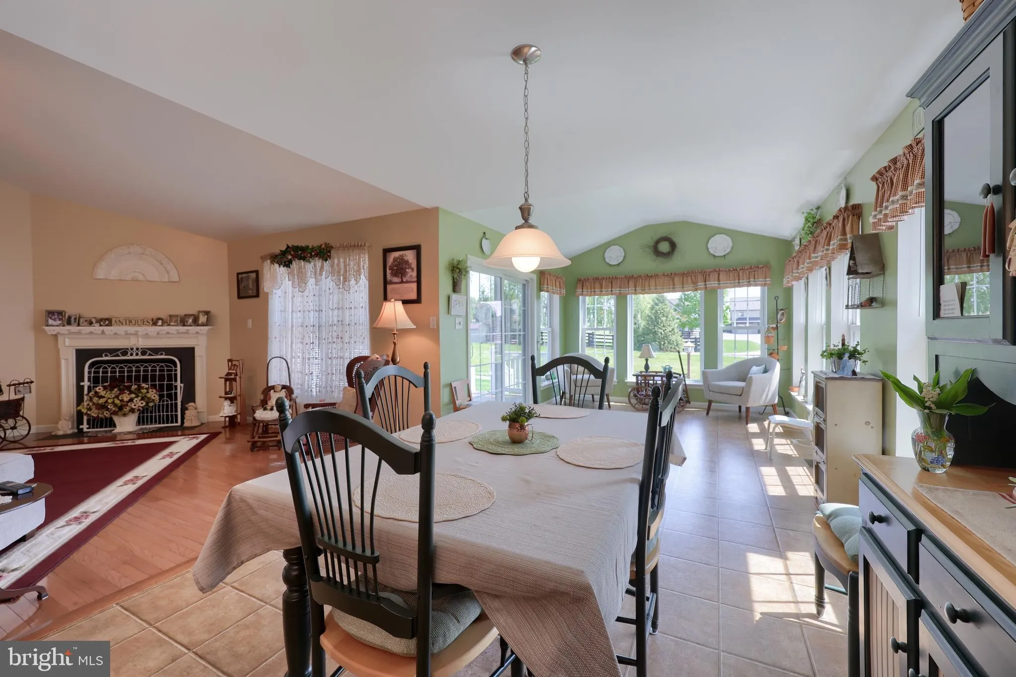 Gordonville, Pennsylvania 17529, United States, 3 Bedrooms Bedrooms, ,2 BathroomsBathrooms,Residential,Pending,123388