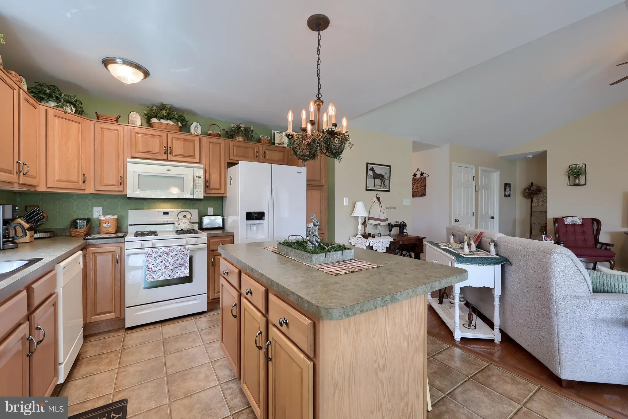 Gordonville, Pennsylvania 17529, United States, 3 Bedrooms Bedrooms, ,2 BathroomsBathrooms,Residential,Pending,123388