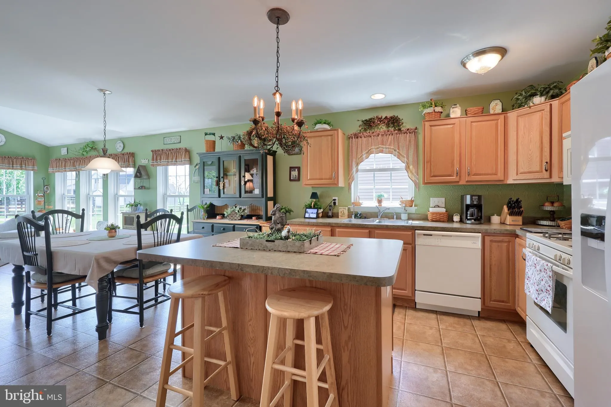 Gordonville, Pennsylvania 17529, United States, 3 Bedrooms Bedrooms, ,2 BathroomsBathrooms,Residential,Pending,123388