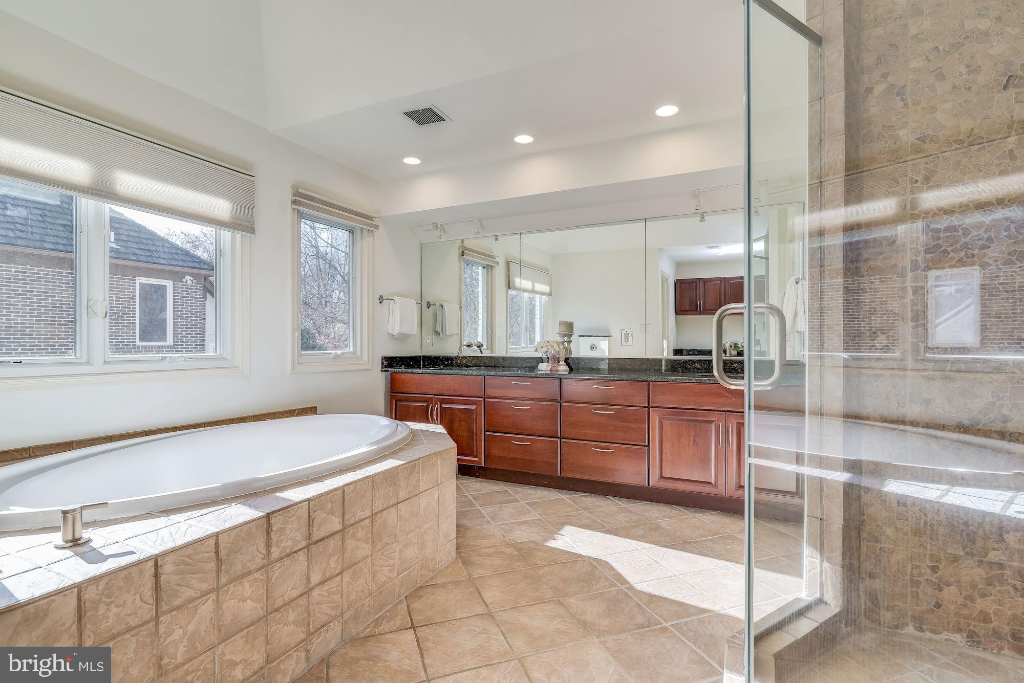 CARDEROCK SPRINGS - Residential