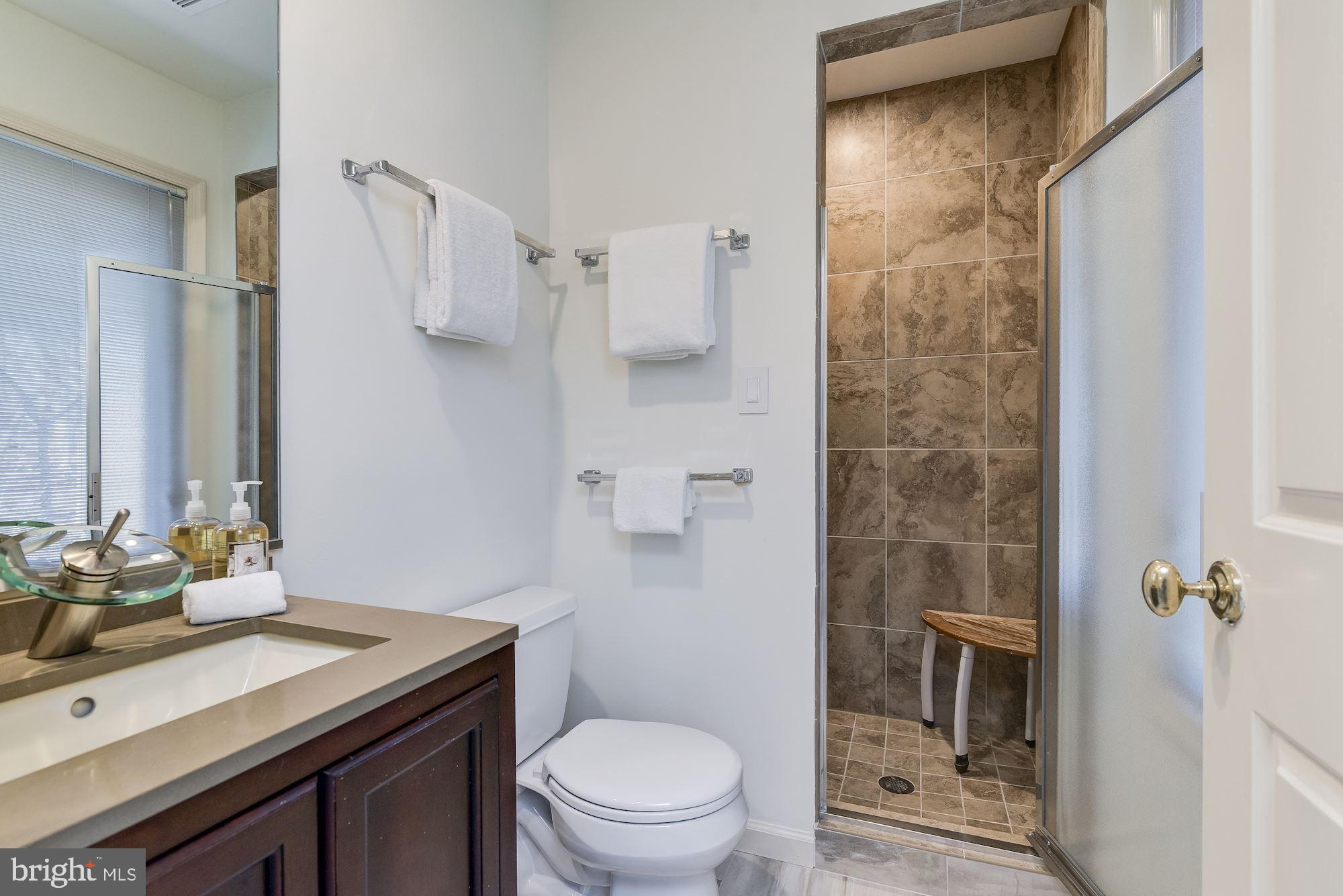 CARDEROCK SPRINGS - Residential