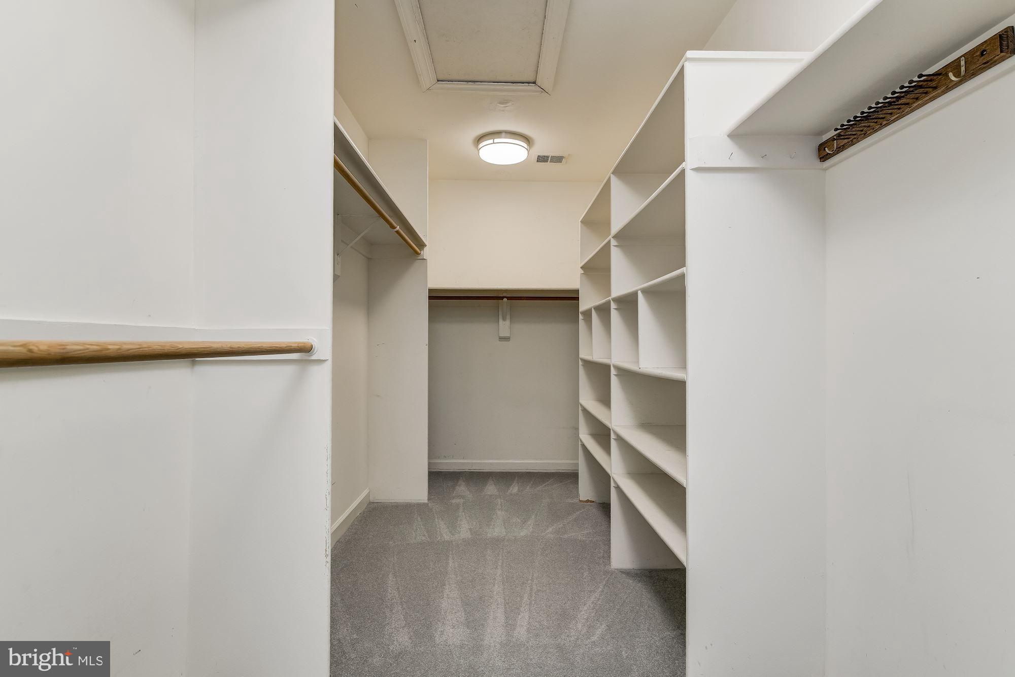 CARDEROCK SPRINGS - Residential