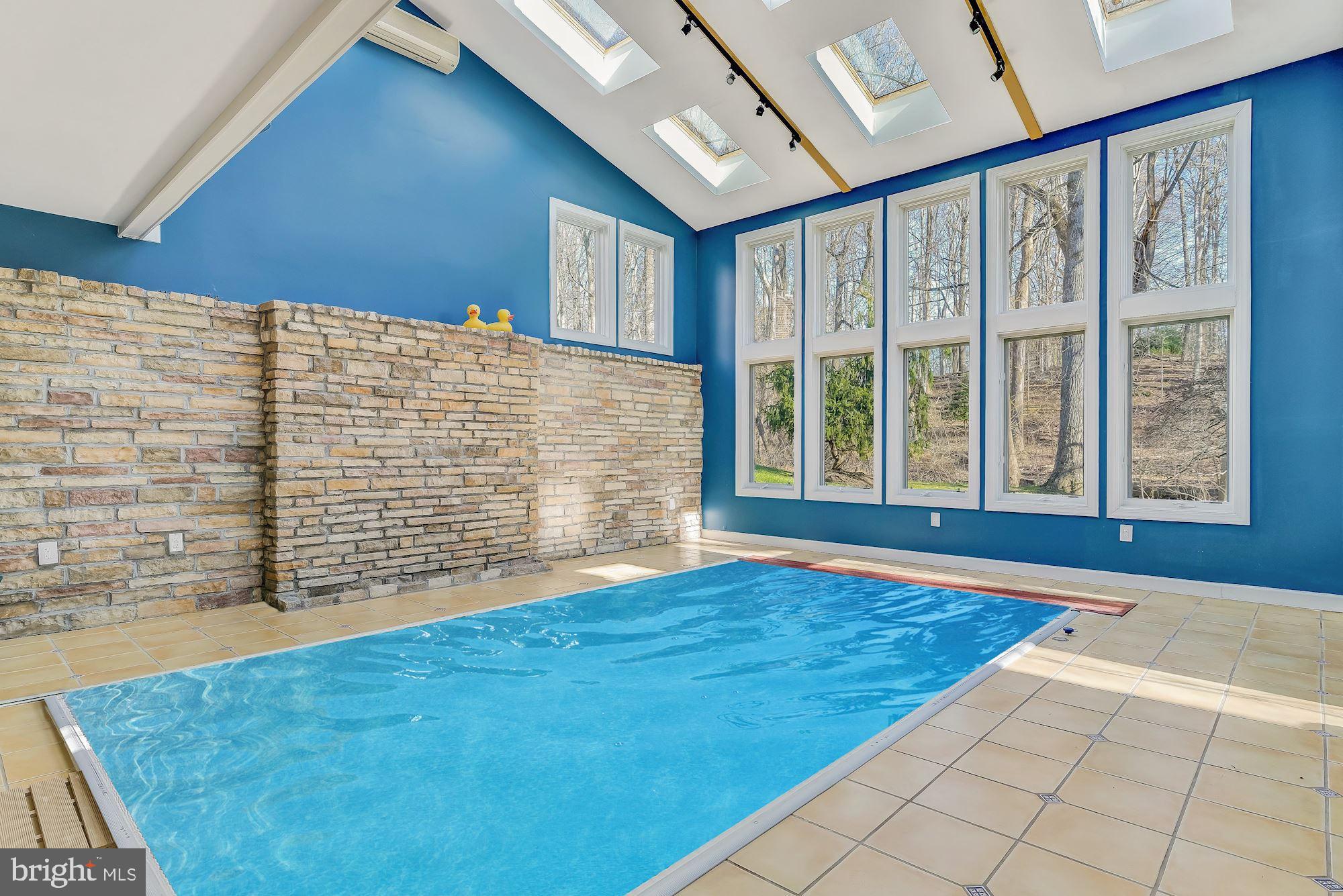 CARDEROCK SPRINGS - Residential