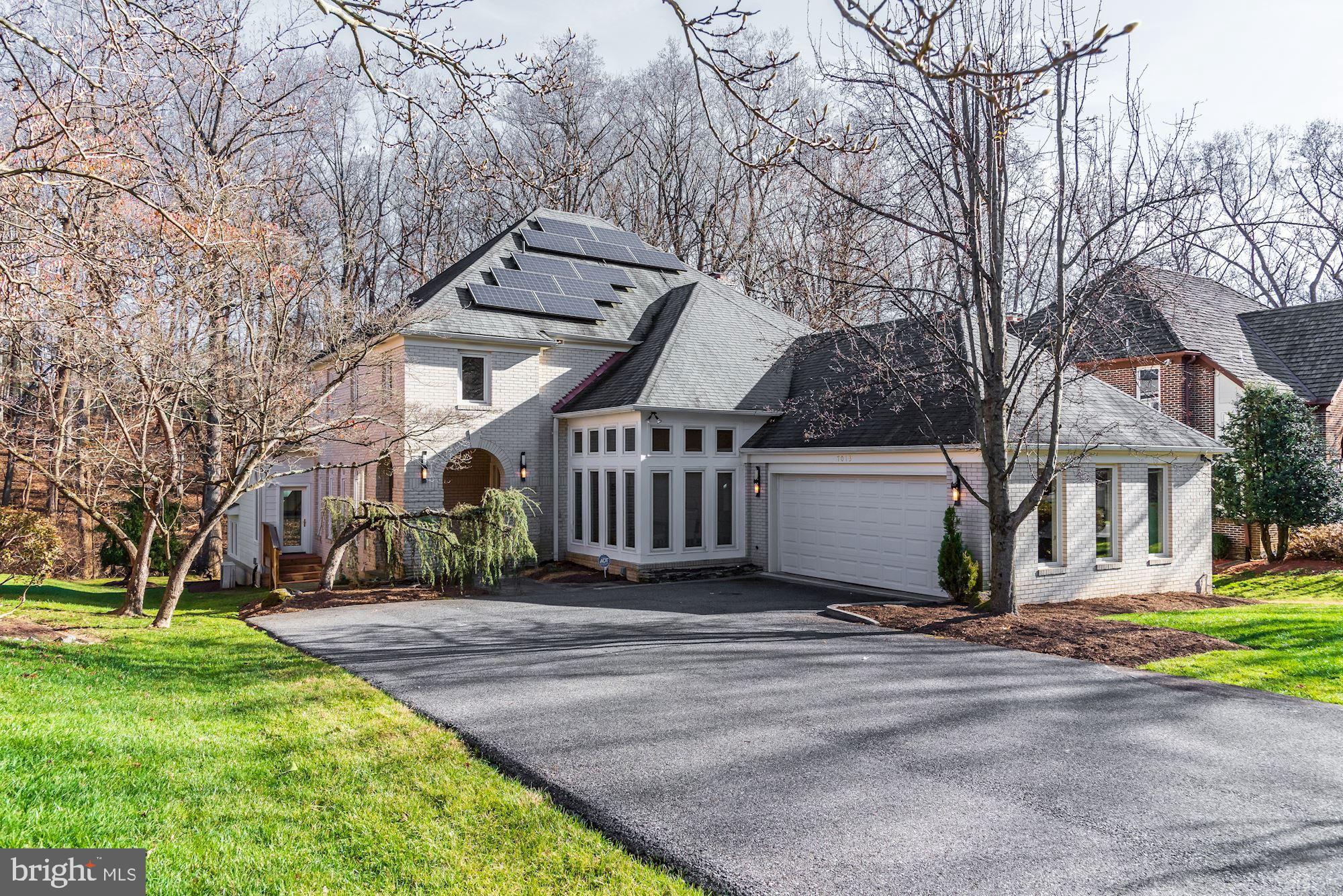 CARDEROCK SPRINGS - Residential