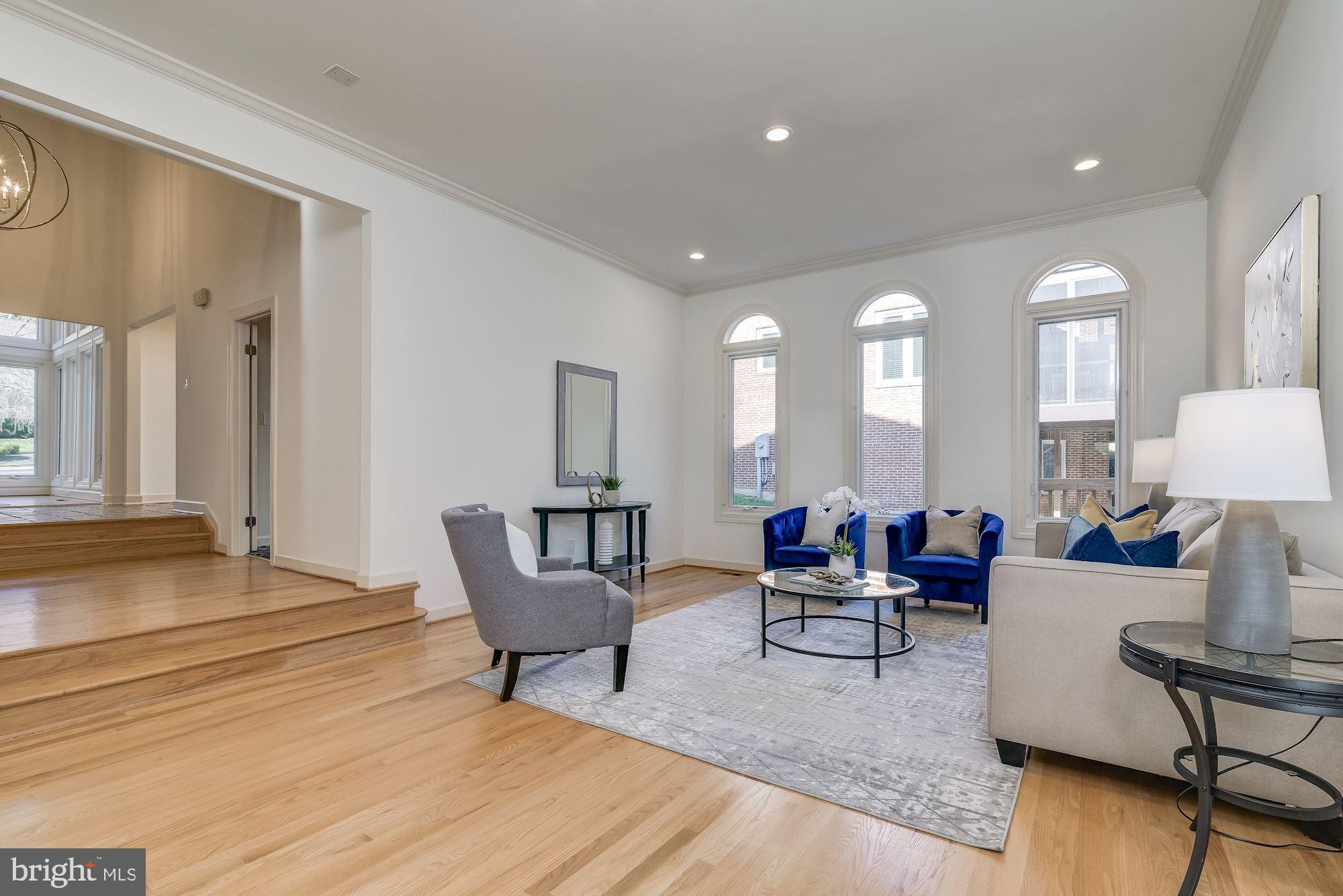 CARDEROCK SPRINGS - Residential