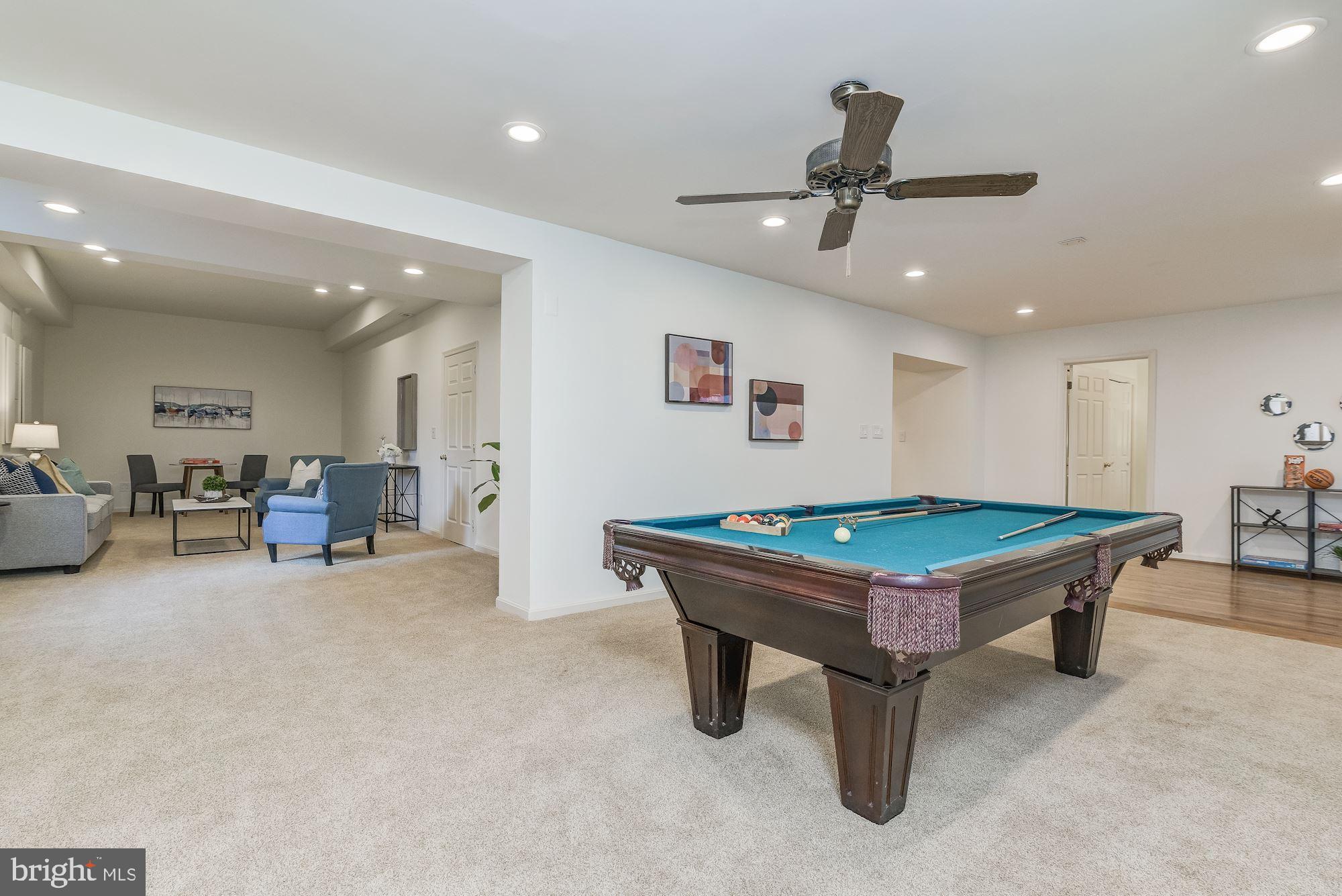 CARDEROCK SPRINGS - Residential