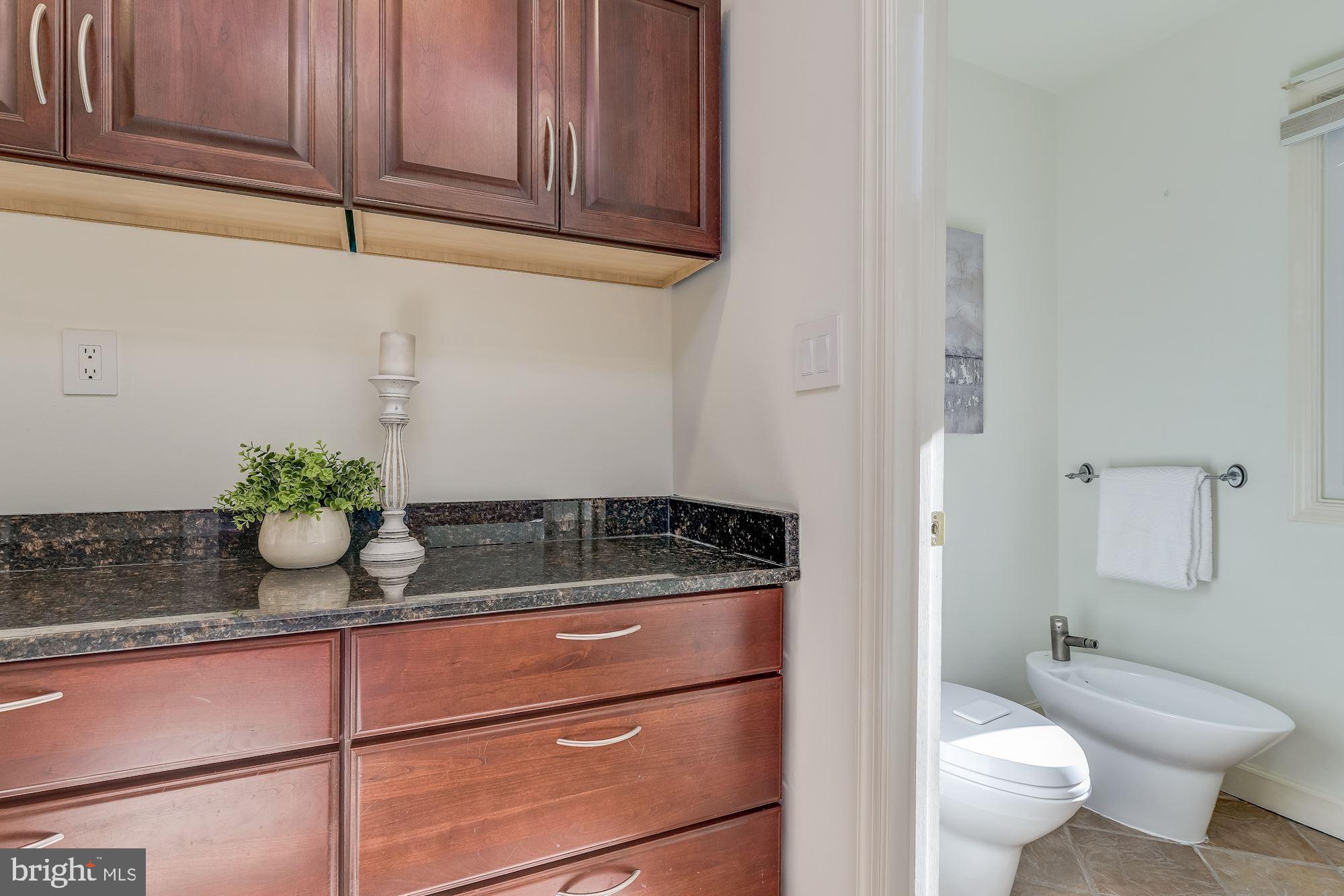 CARDEROCK SPRINGS - Residential