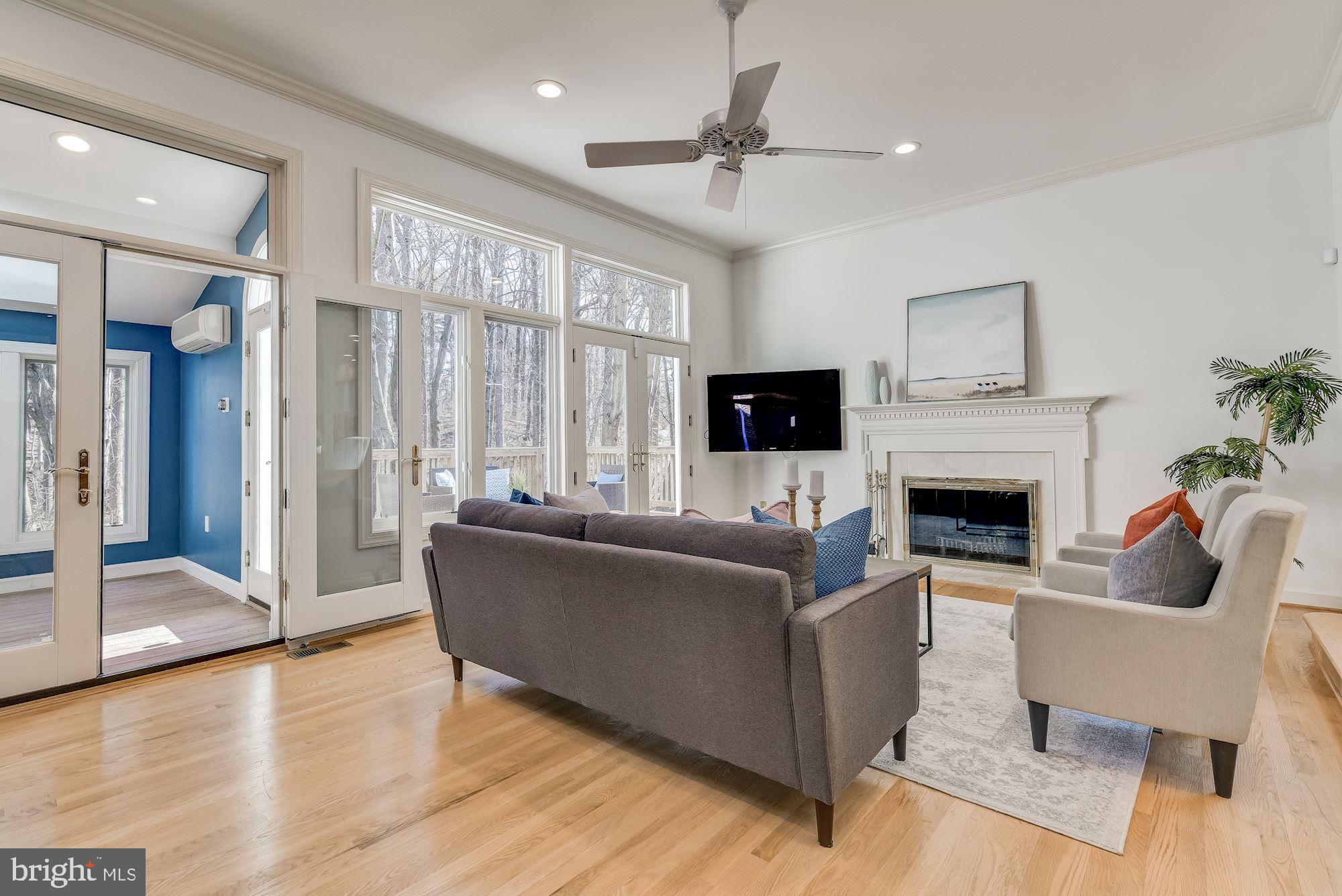 CARDEROCK SPRINGS - Residential