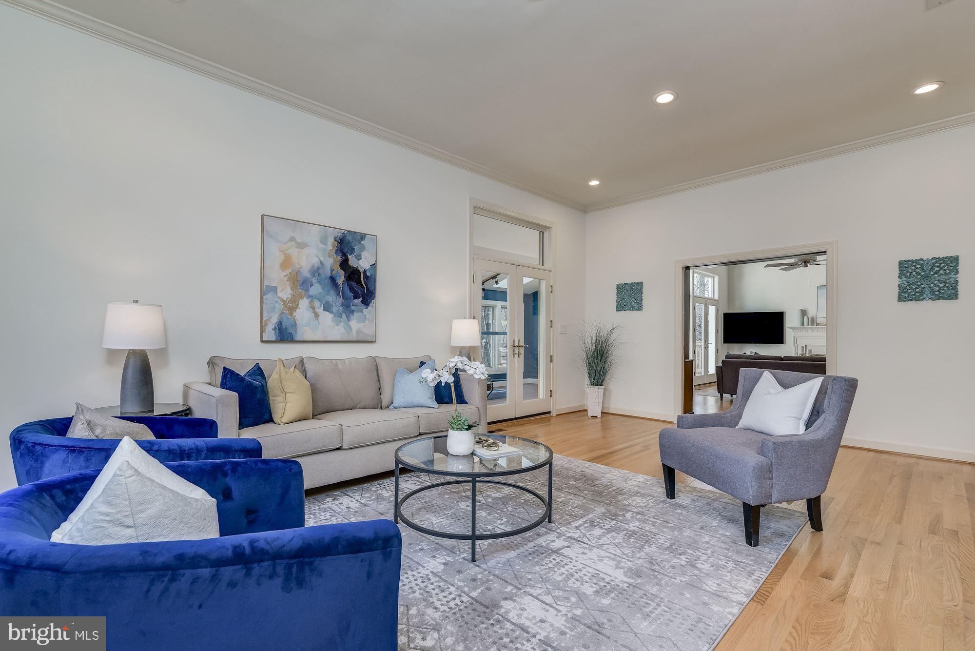 CARDEROCK SPRINGS - Residential