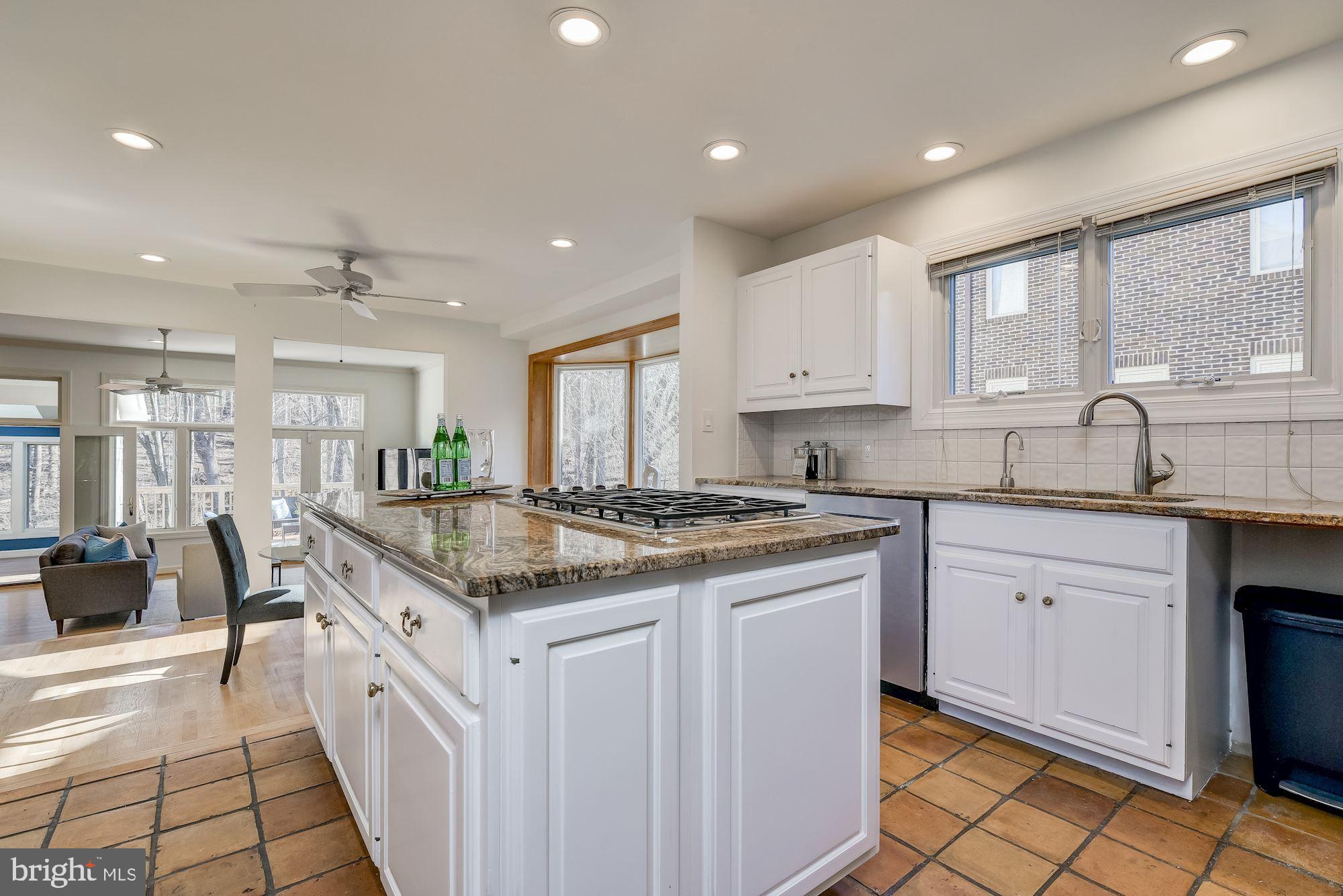 CARDEROCK SPRINGS - Residential