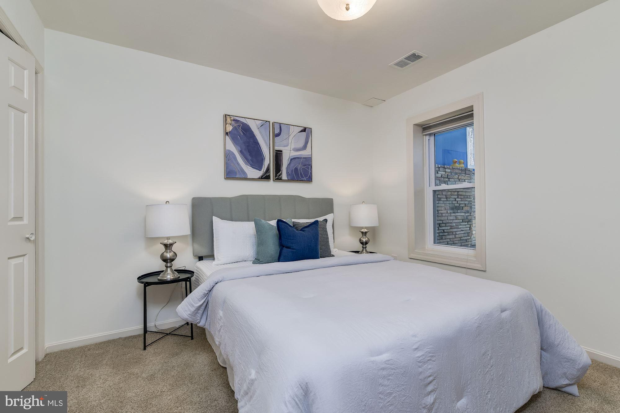 CARDEROCK SPRINGS - Residential