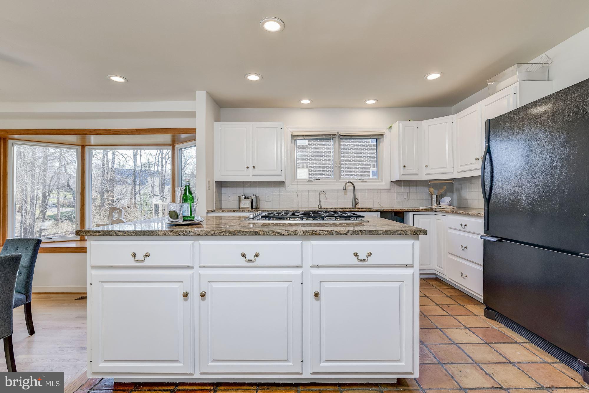 CARDEROCK SPRINGS - Residential