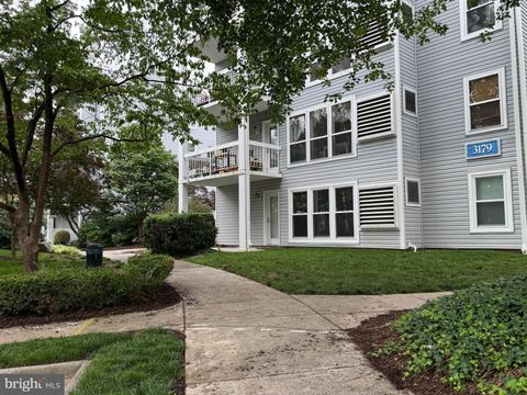 3179 SUMMIT SQUARE DRIVE 2-B5 OAKTON VA 22124