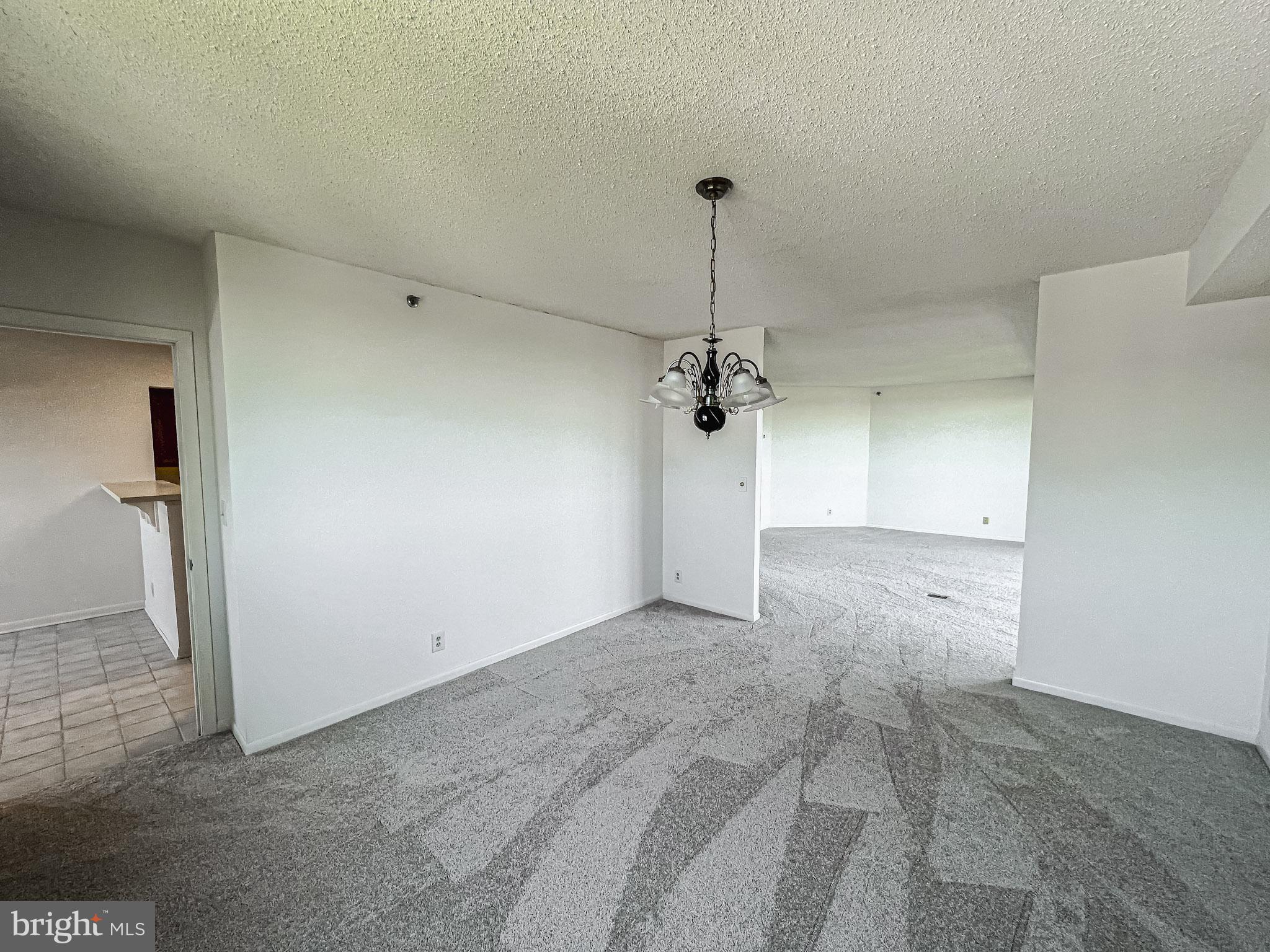 SKYLINE SQUARE CONDO - Residential Lease