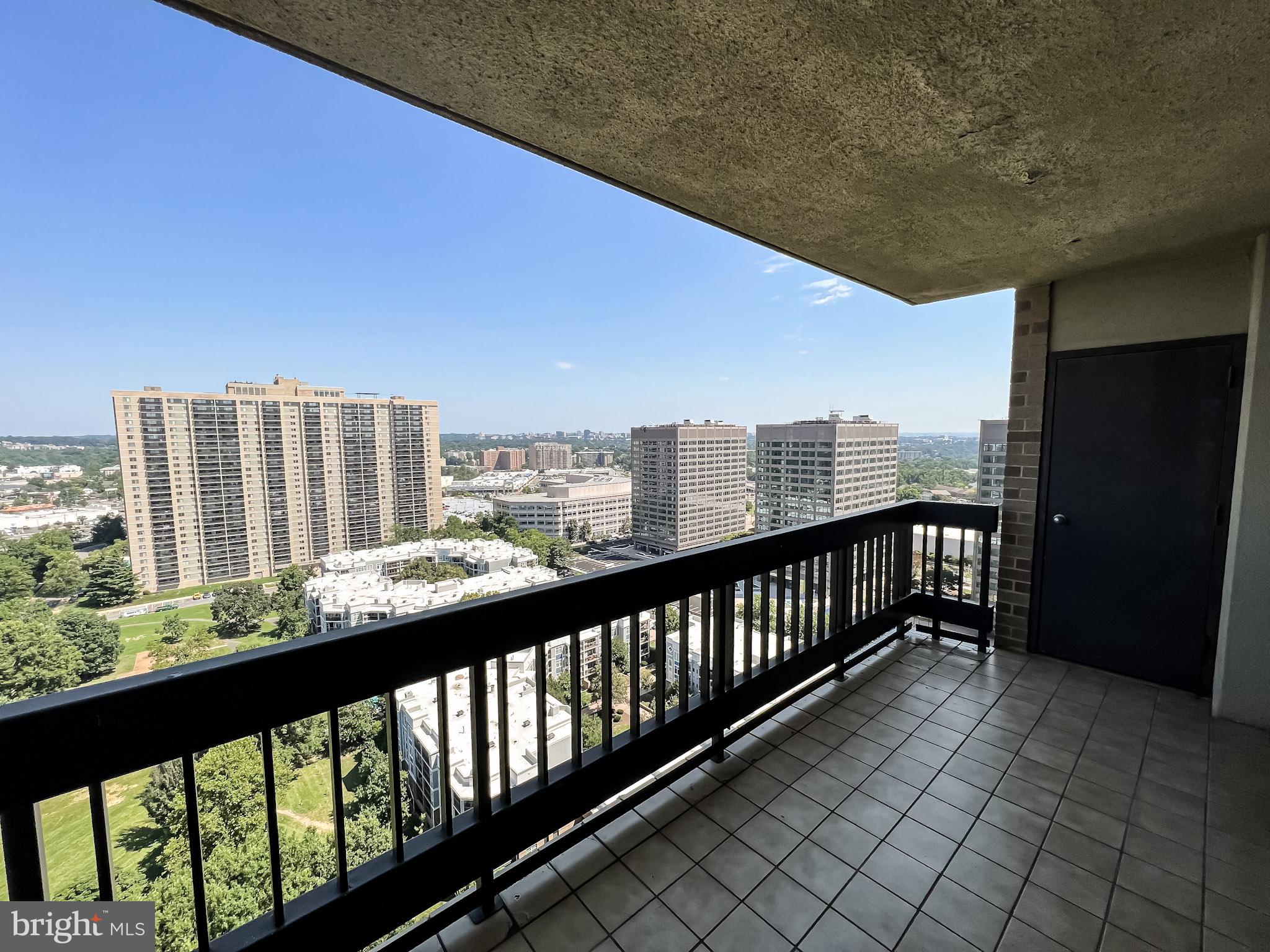 SKYLINE SQUARE CONDO - Residential Lease
