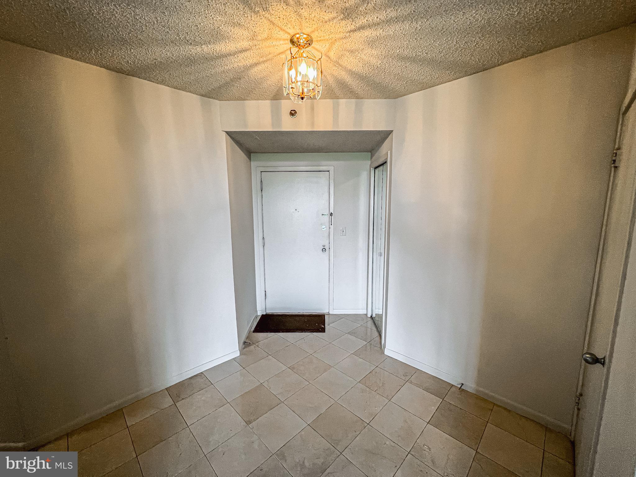 SKYLINE SQUARE CONDO - Residential Lease