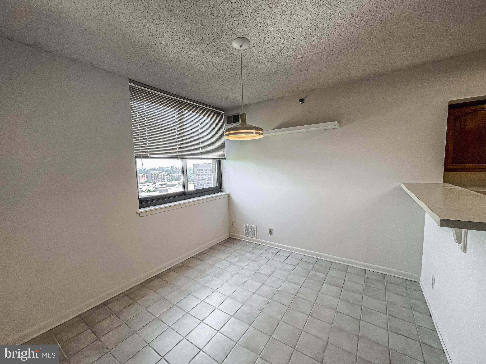 SKYLINE SQUARE CONDO - Residential Lease