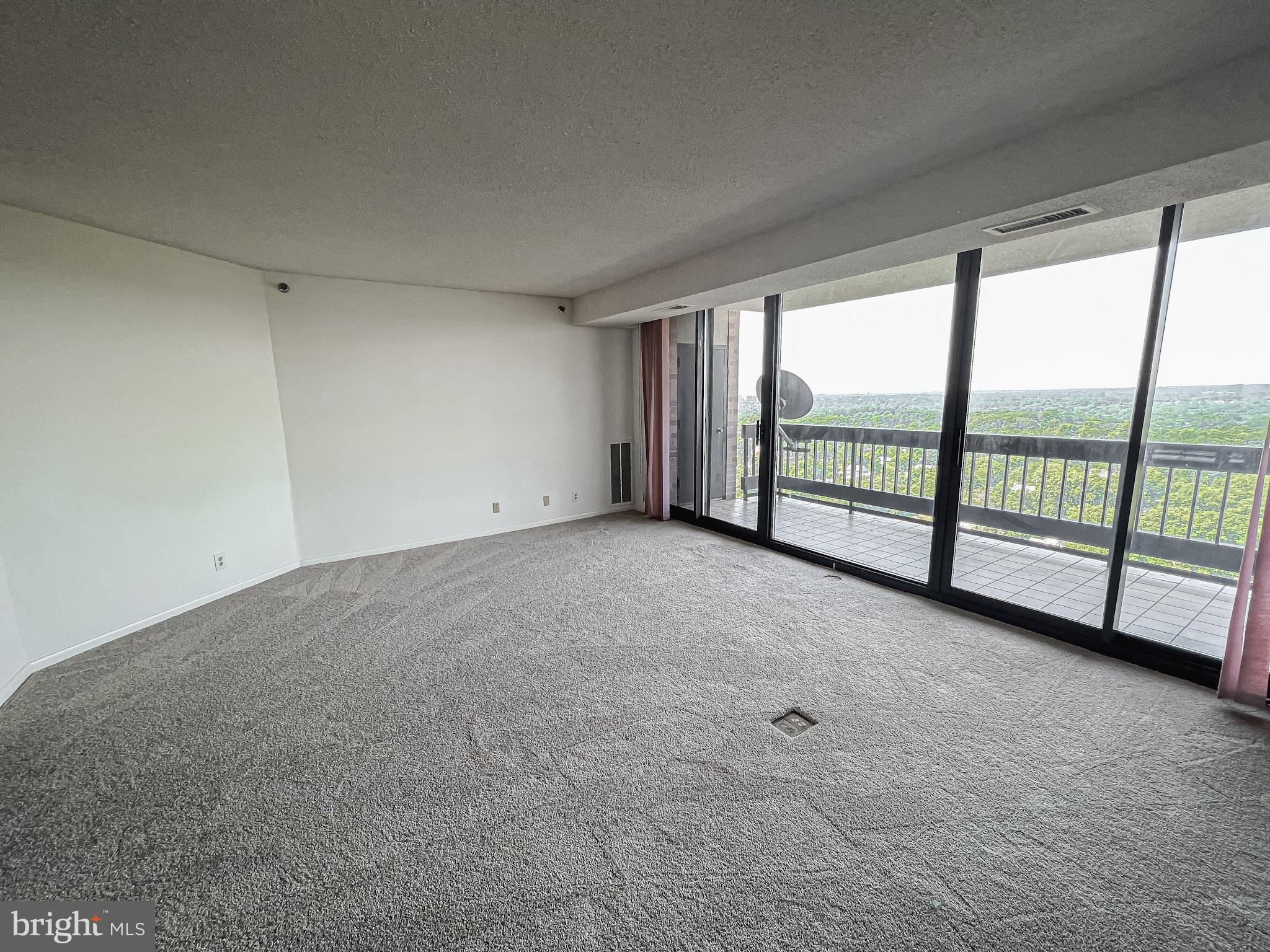 SKYLINE SQUARE CONDO - Residential Lease