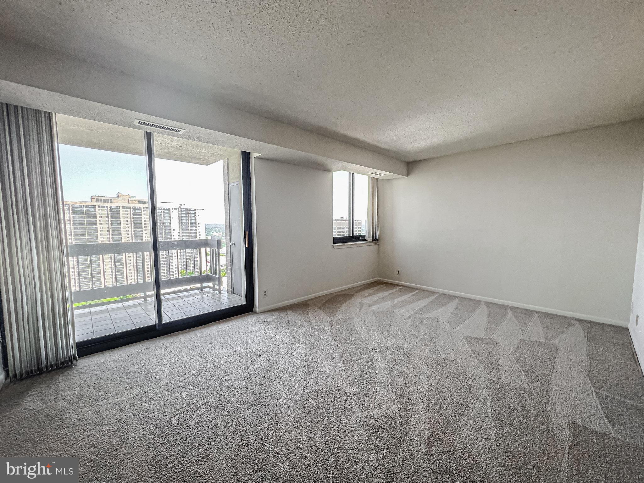 SKYLINE SQUARE CONDO - Residential Lease